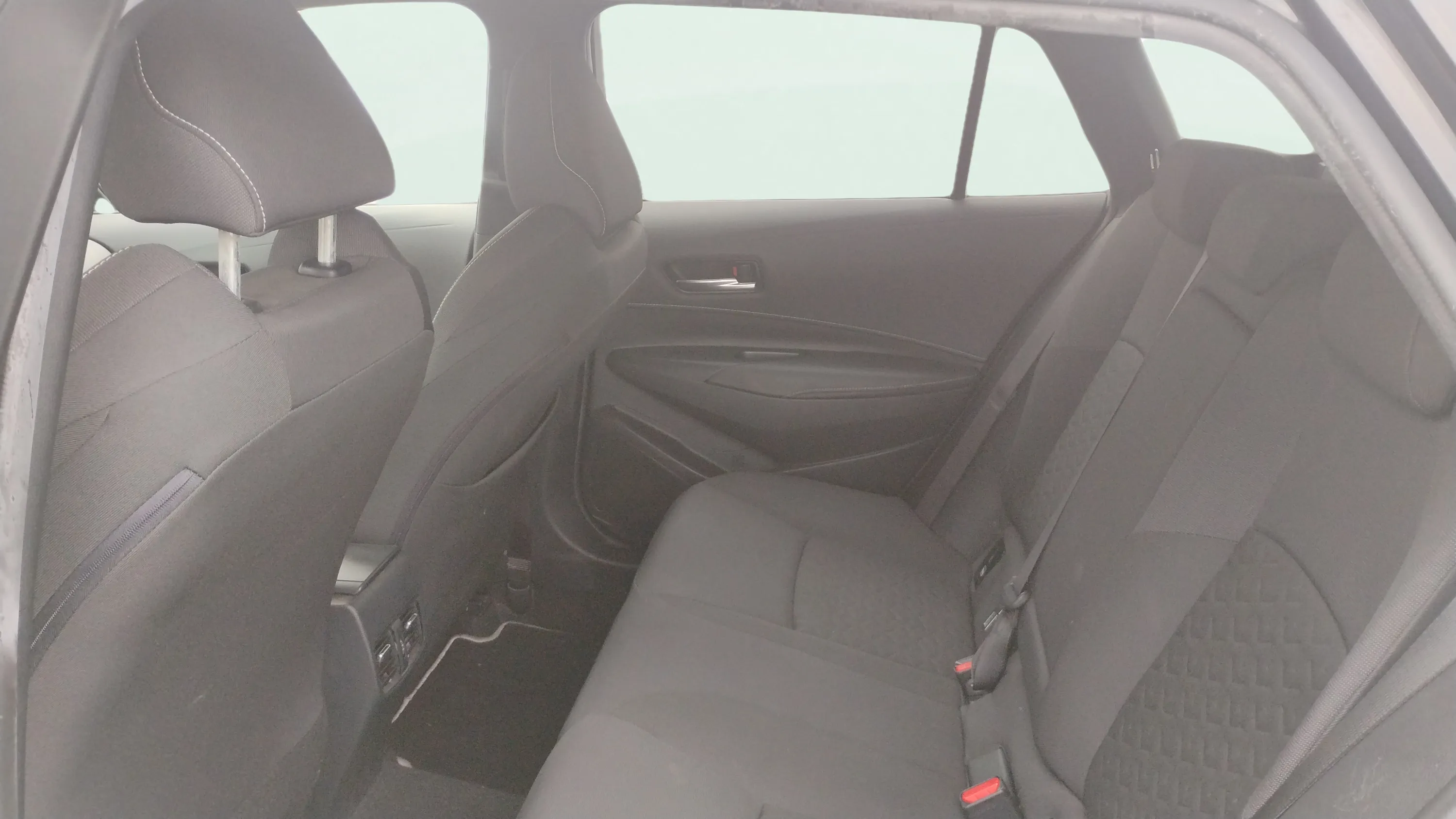 Toyota Corolla 2.0 180H Active Tech E-CVT Touring Sport - foto 13