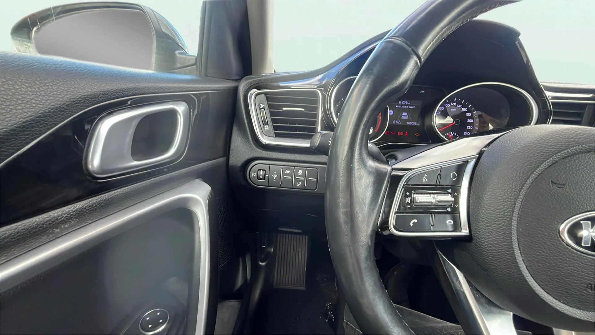 Kia Ceed 1.6 CRDi Concept - foto 21