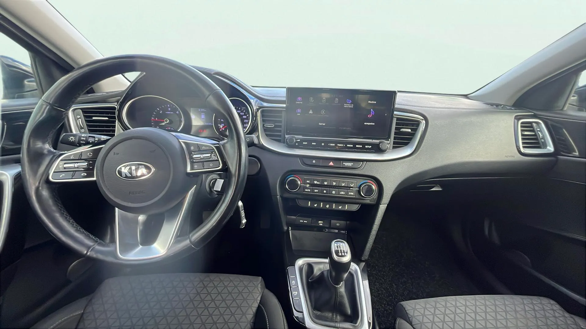 Kia Ceed 1.6 CRDi Concept - foto 26