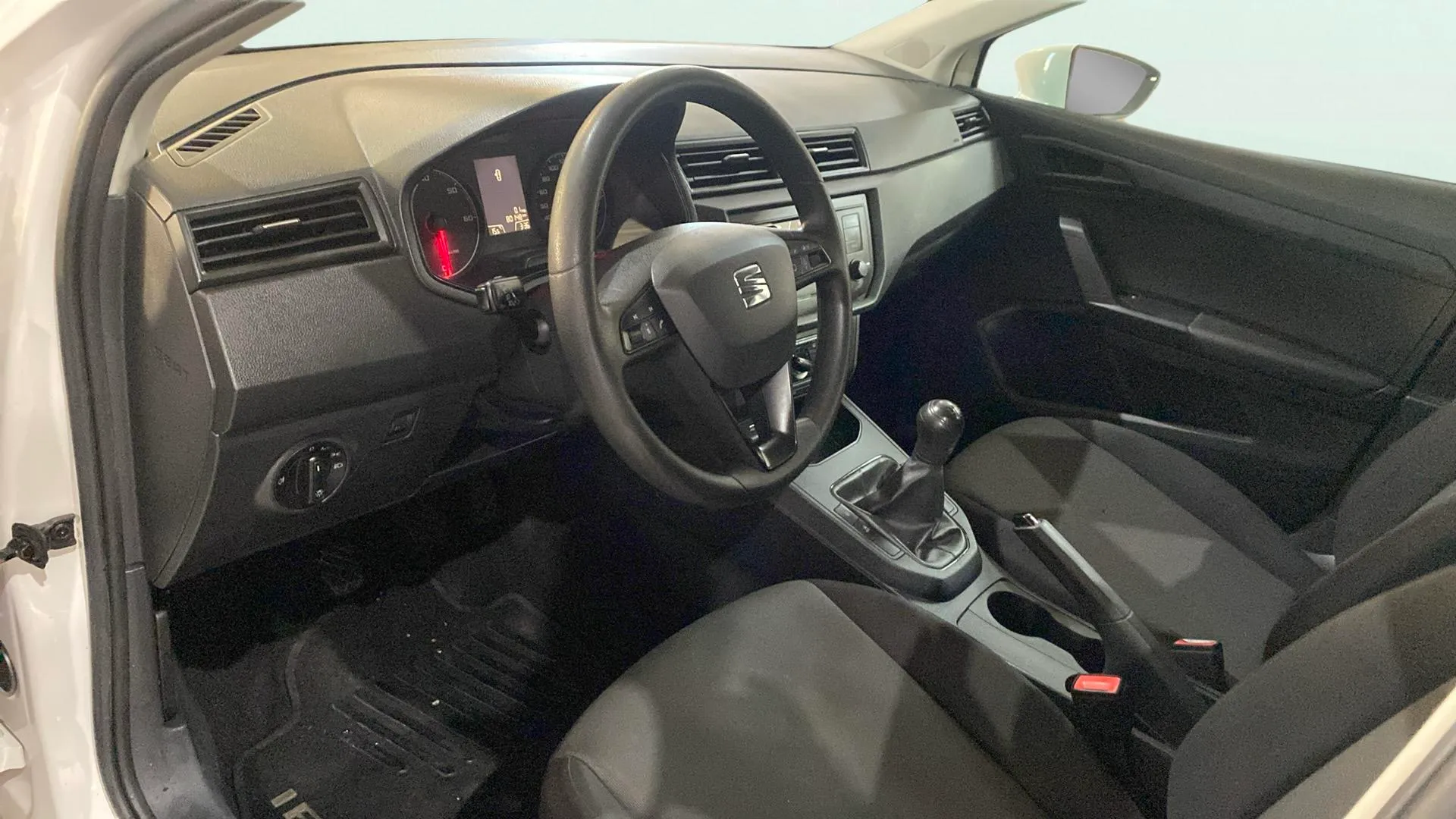 SEAT Ibiza 1.6 TDI Reference Plus - foto 11
