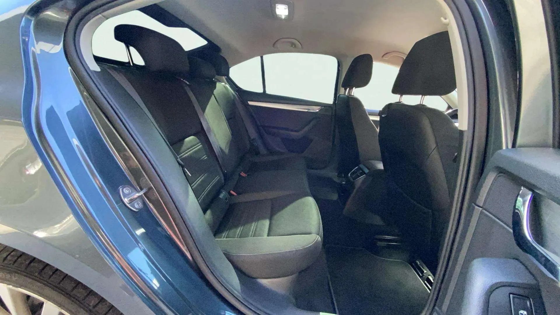 Škoda Octavia 1.5 TSI DSG Ambition - foto 20