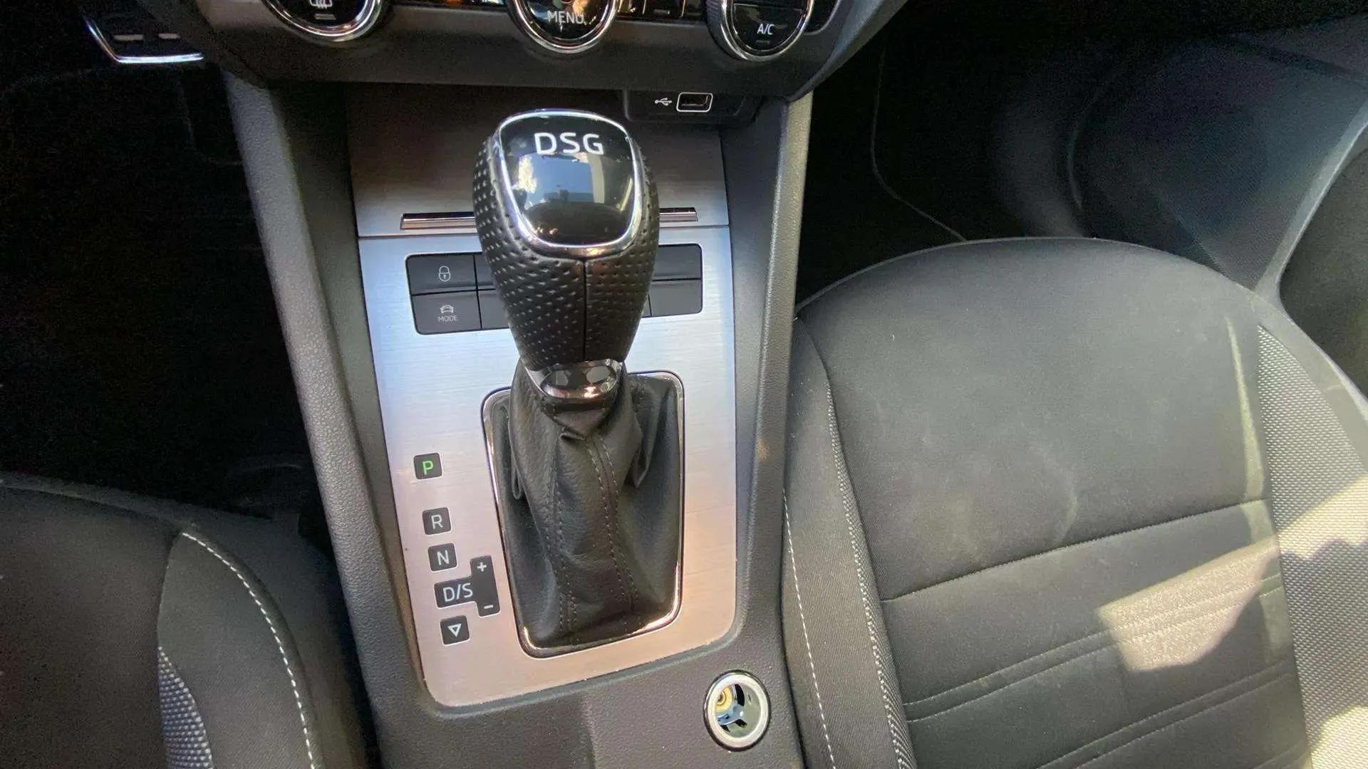 Škoda Octavia 1.5 TSI DSG Ambition - foto 26