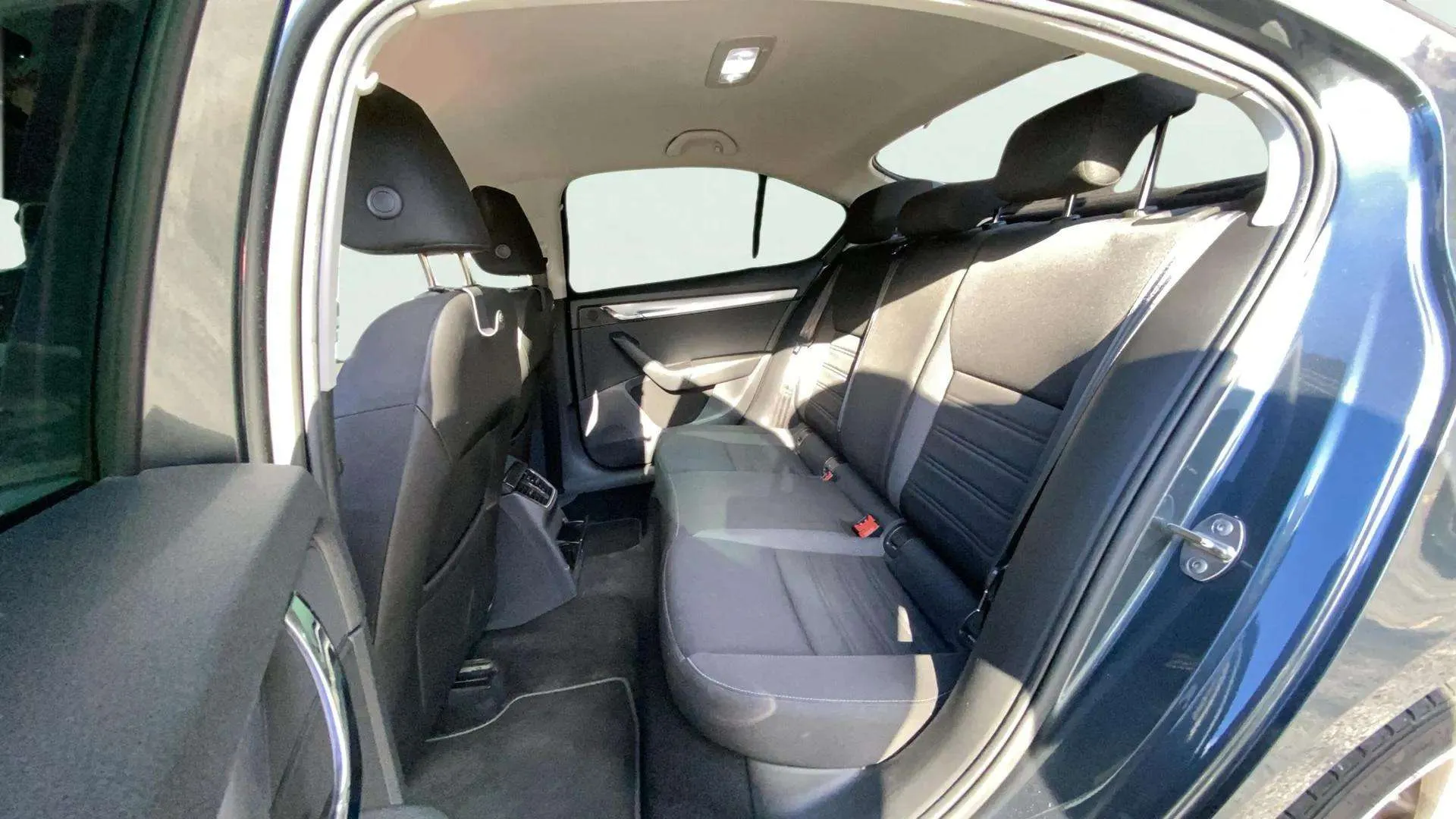 Škoda Octavia 1.5 TSI DSG Ambition - foto 21