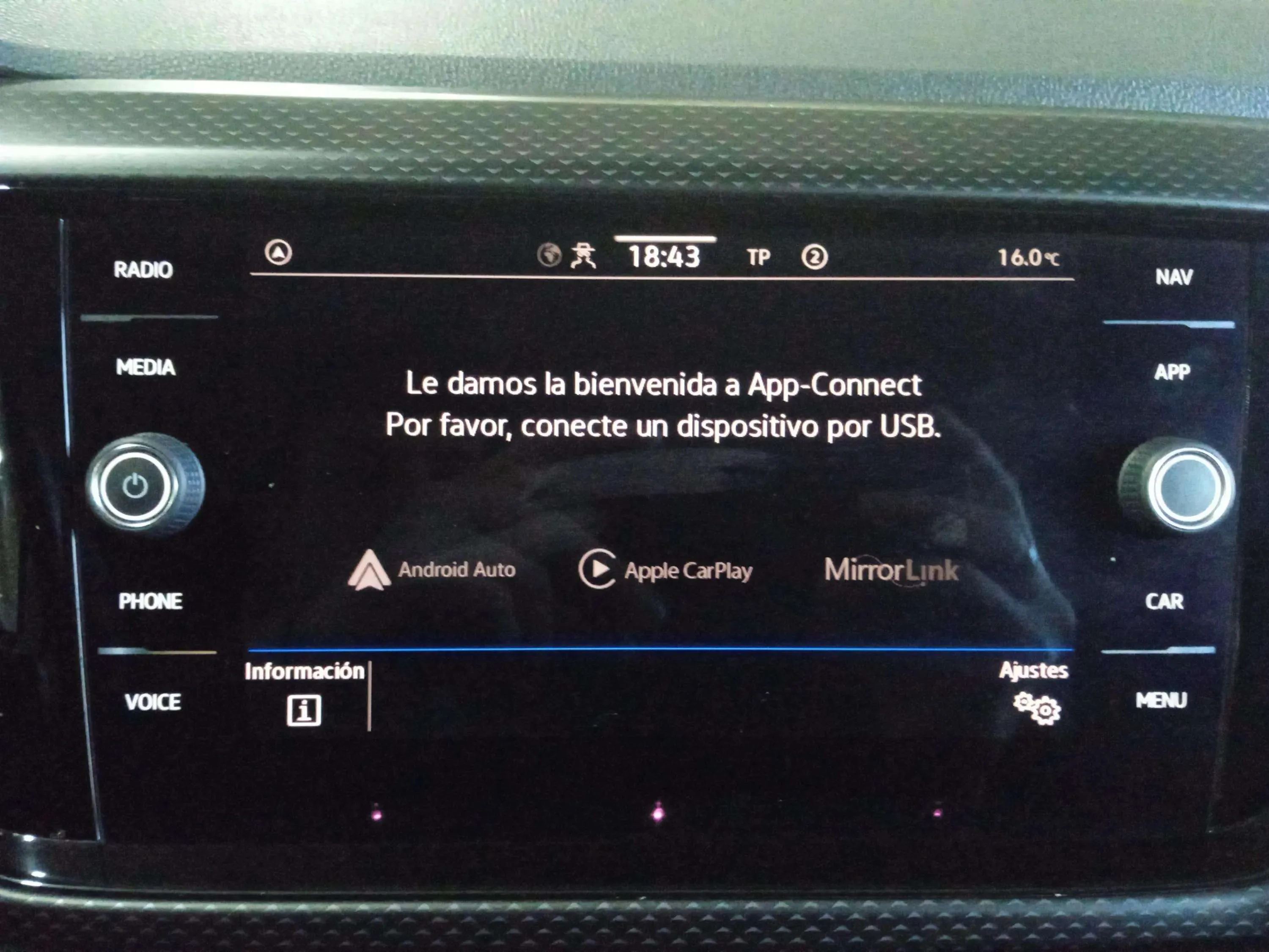 Volkswagen T-Cross Advance 1.0 TSI - foto 9