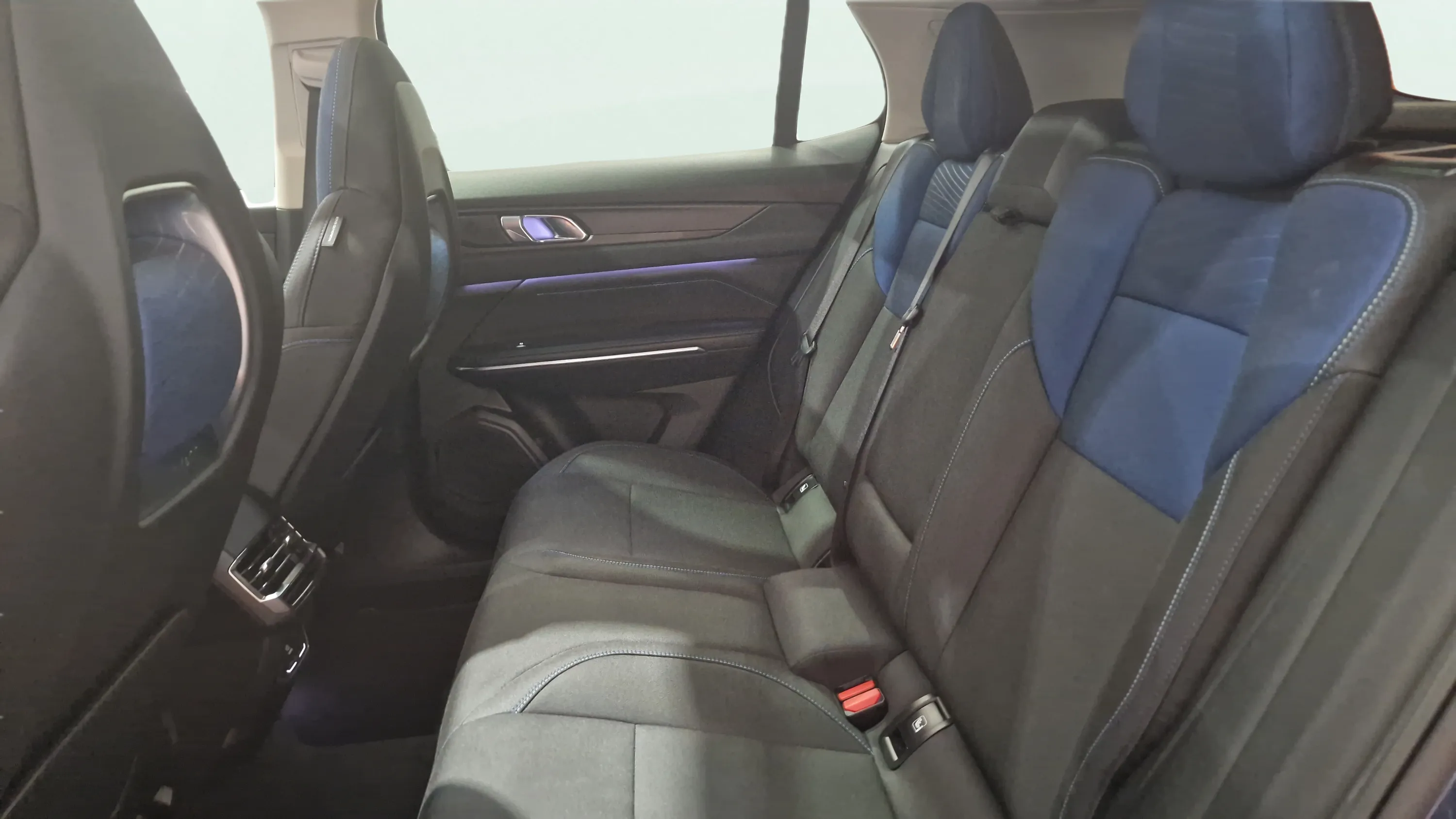 Lynk & Co 01 1.5 PHEV - foto 11