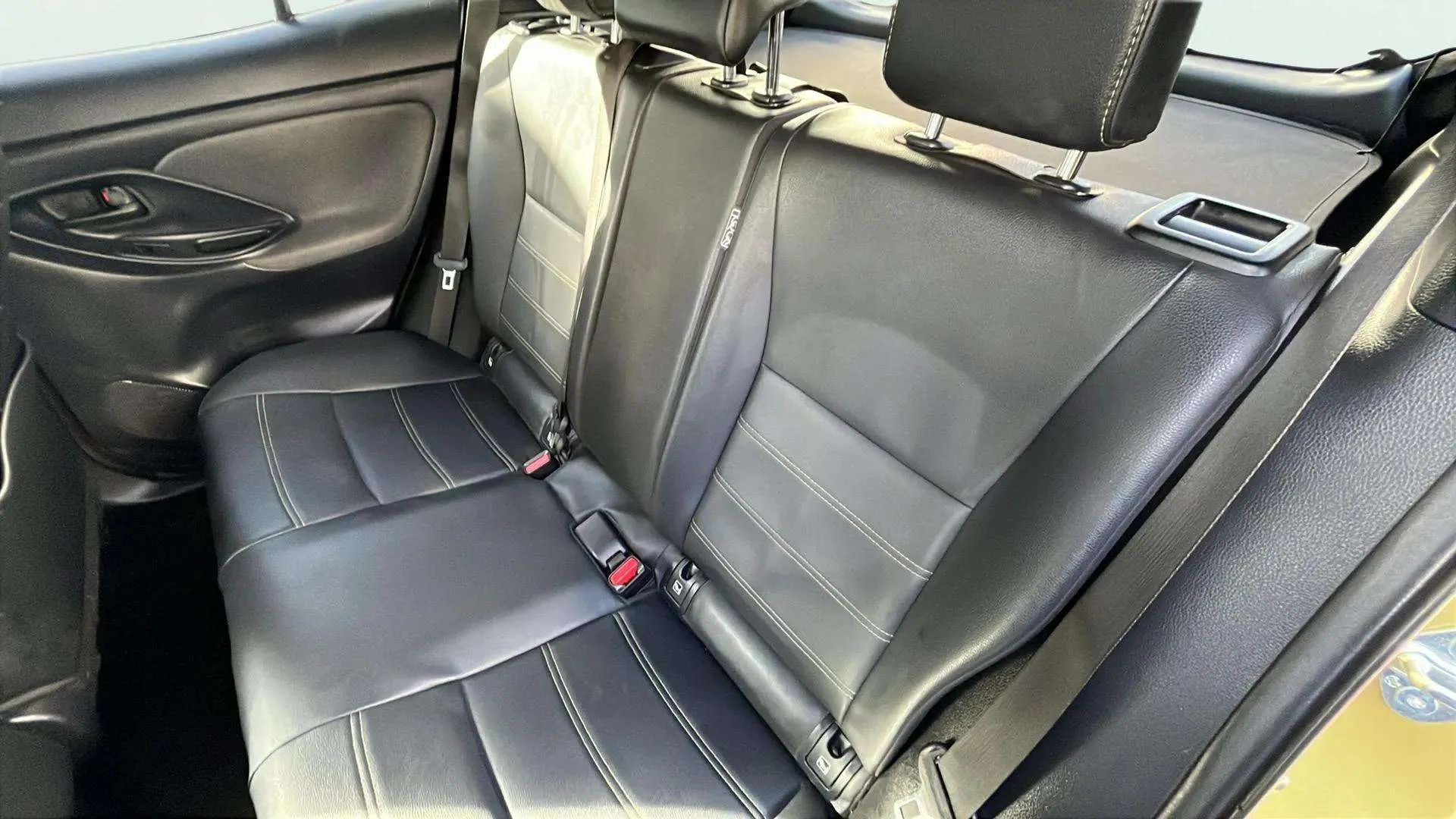 Toyota Yaris Cross 1.5 120H Premiere Edition awd - foto 22