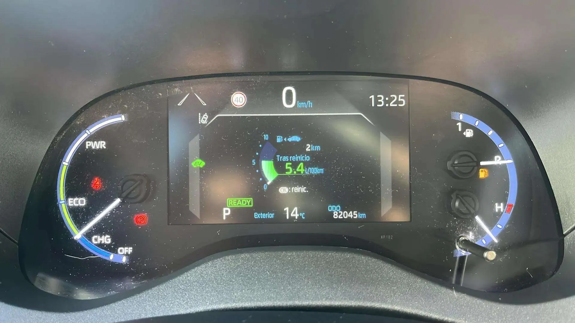 Toyota Yaris Cross 1.5 120H Premiere Edition awd - foto 11
