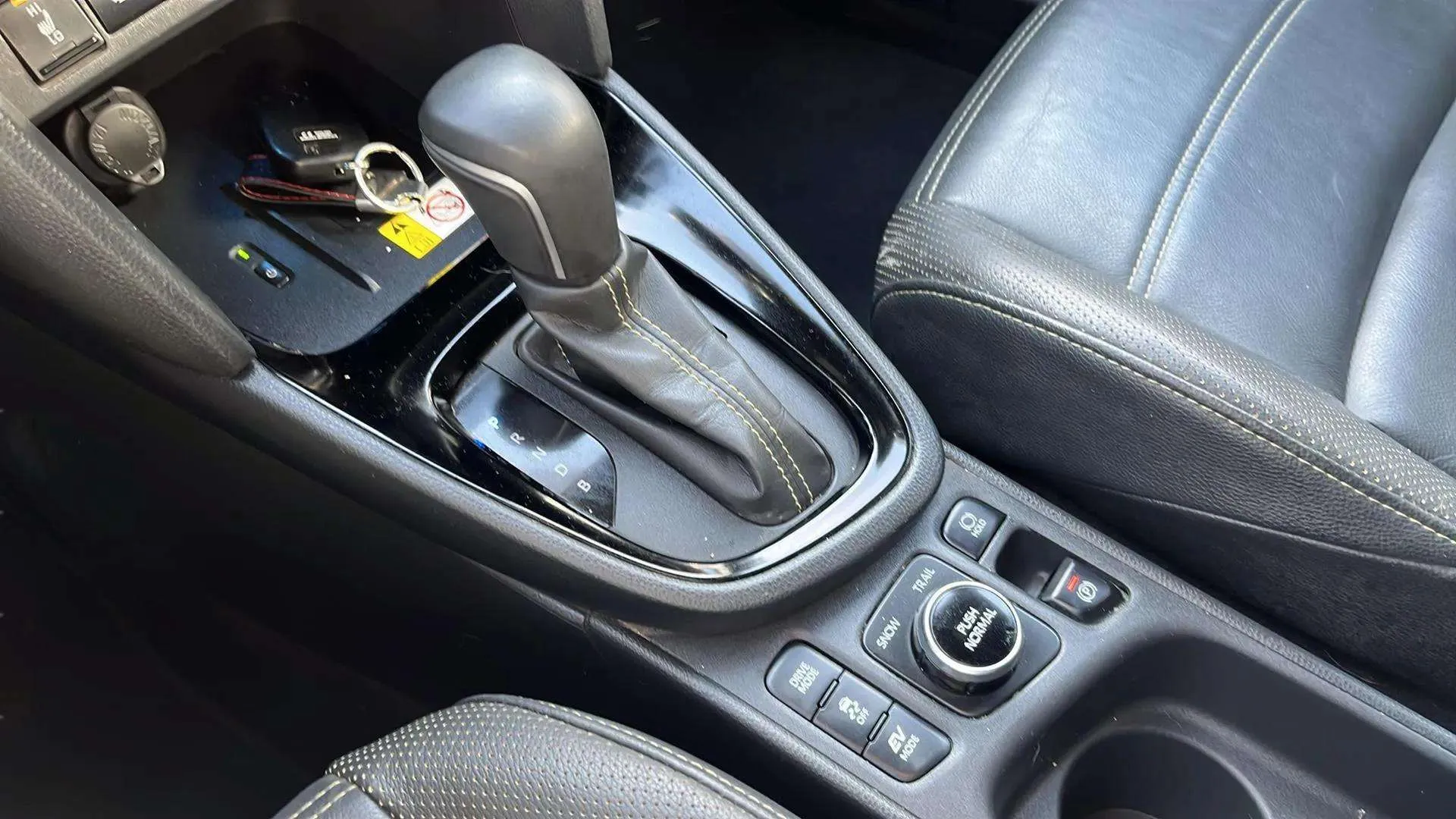 Toyota Yaris Cross 1.5 120H Premiere Edition awd - foto 19