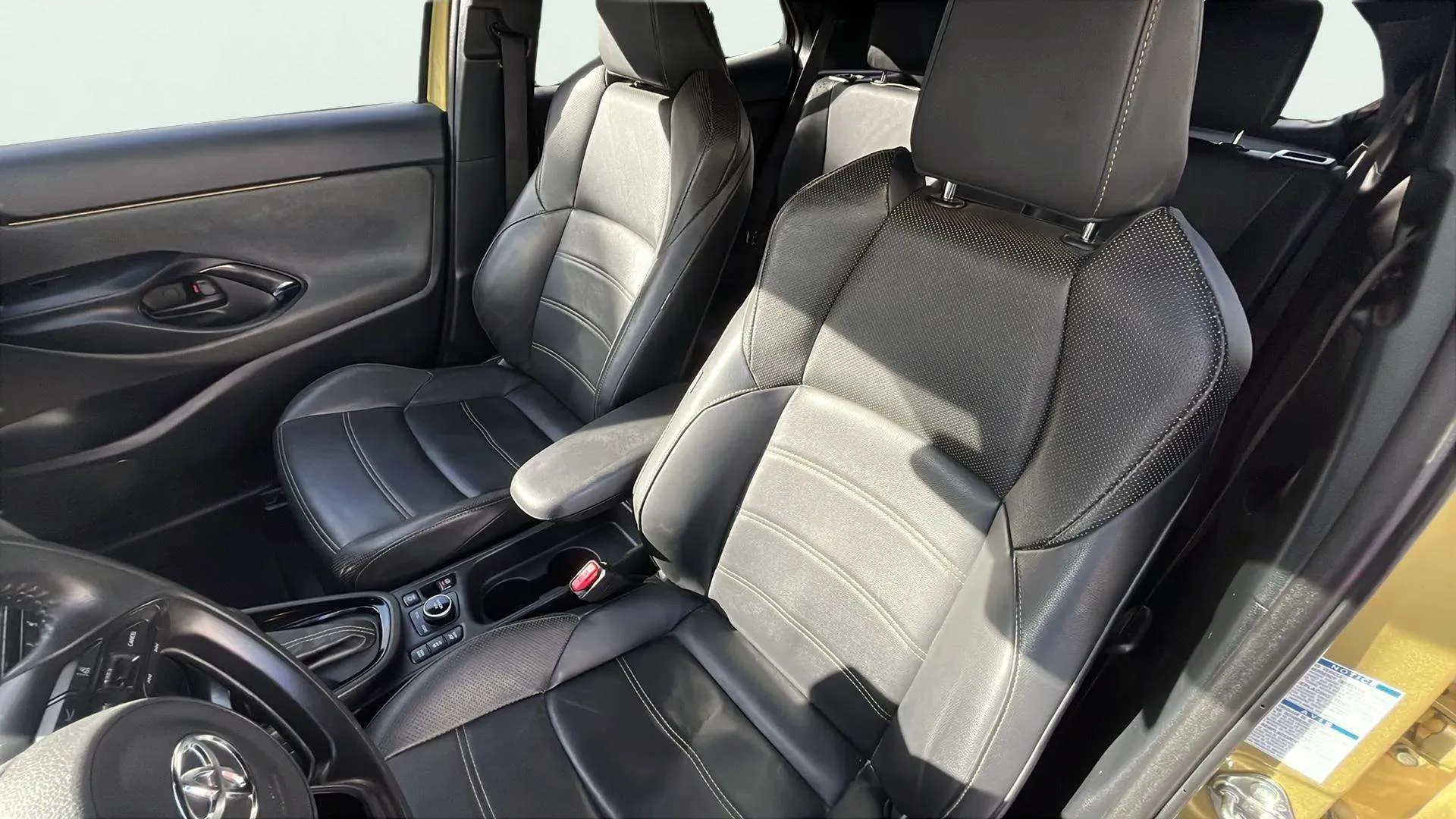 Toyota Yaris Cross 1.5 120H Premiere Edition awd - foto 20