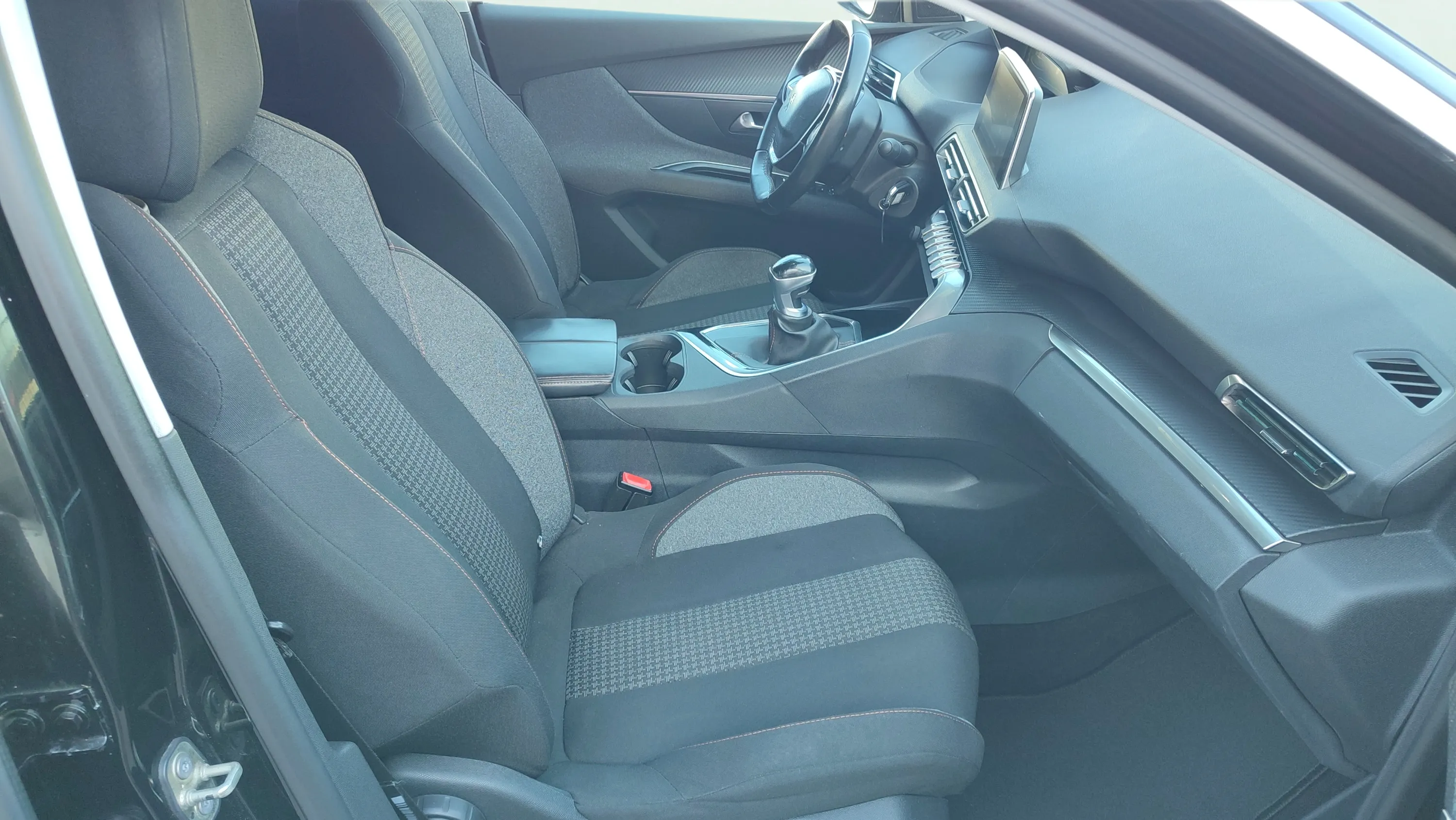 Peugeot 3008 1.2 PureTech Active - foto 24