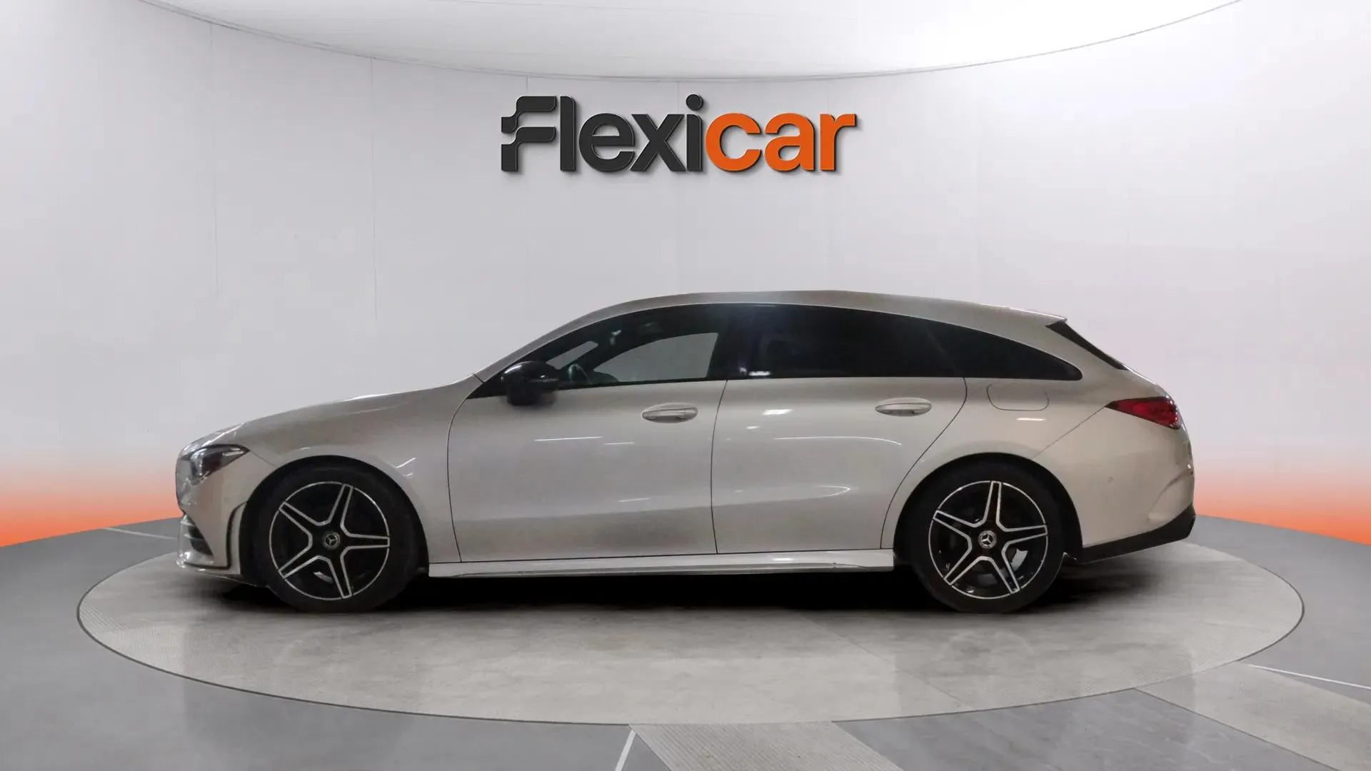 Mercedes-Benz CLA 180 D DCT Shooting Brake - foto 5