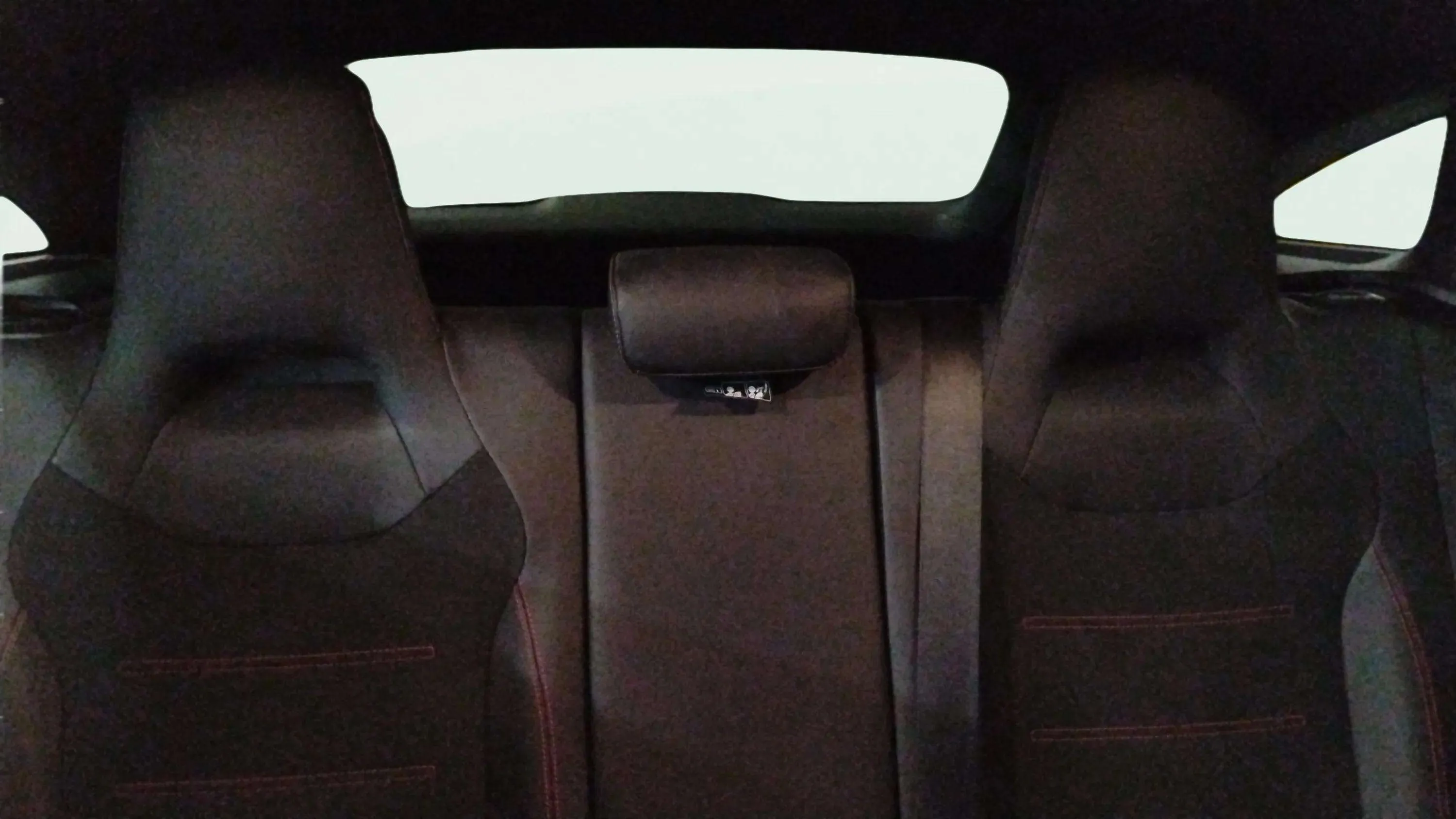 Mercedes-Benz CLA 180 D DCT Shooting Brake - foto 16