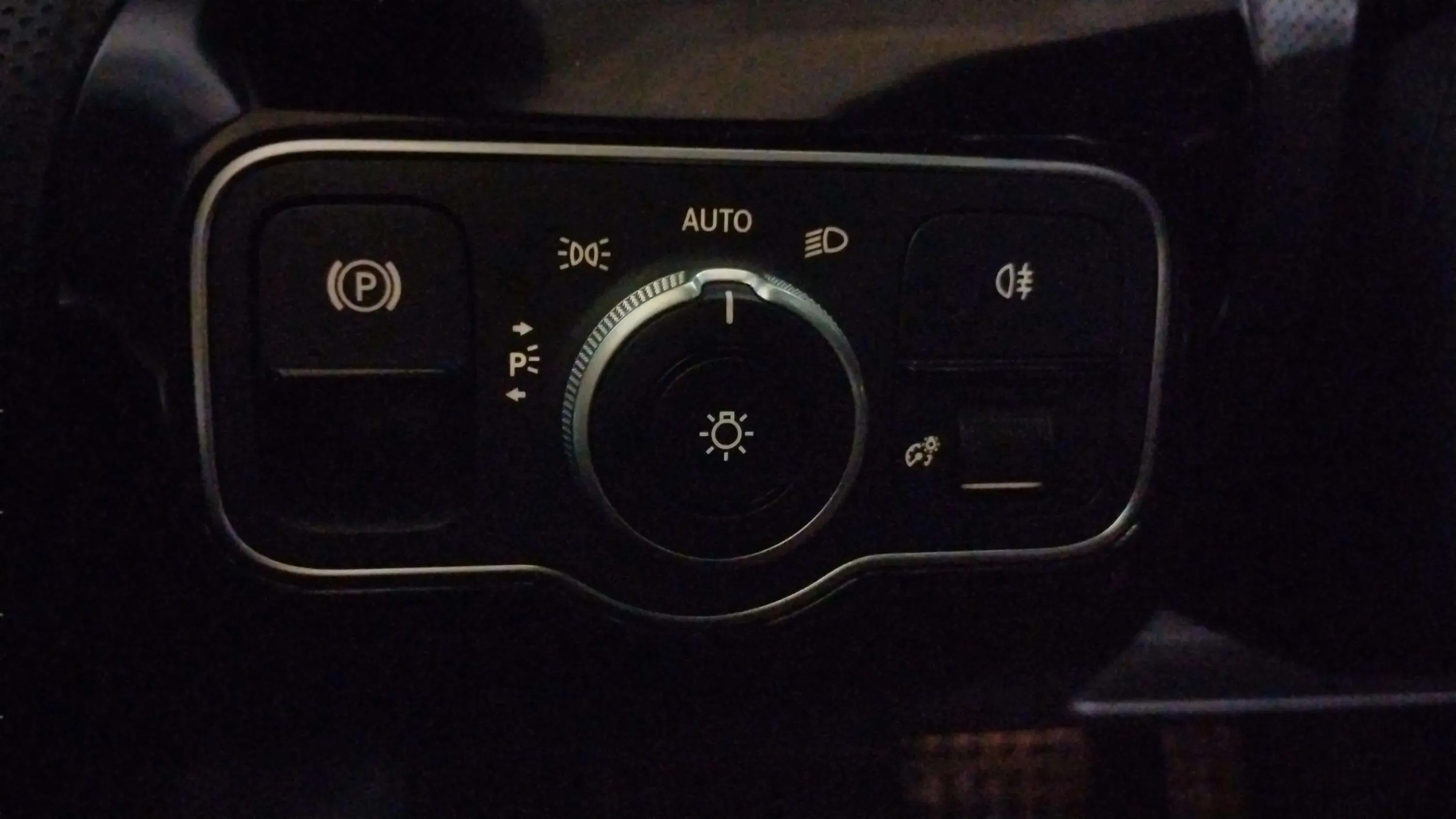 Mercedes-Benz CLA 180 D DCT Shooting Brake - foto 17