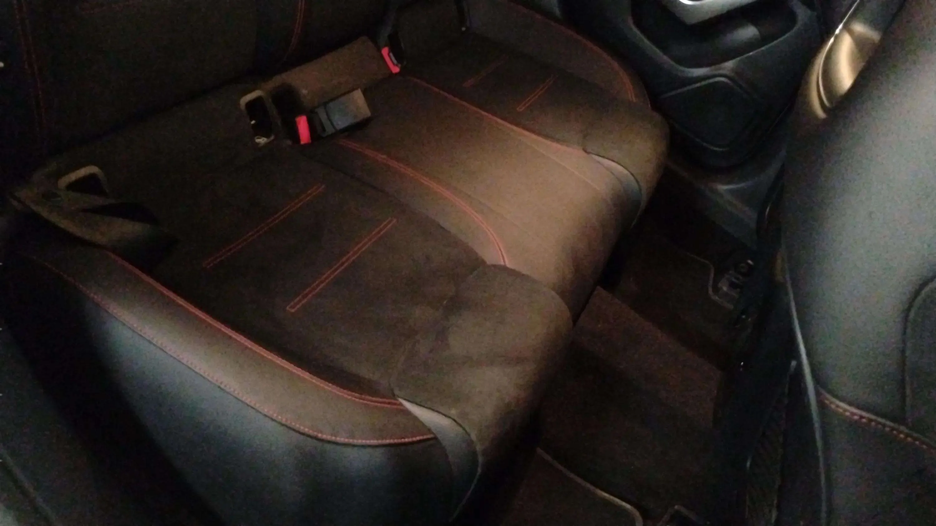 Mercedes-Benz CLA 180 D DCT Shooting Brake - foto 14