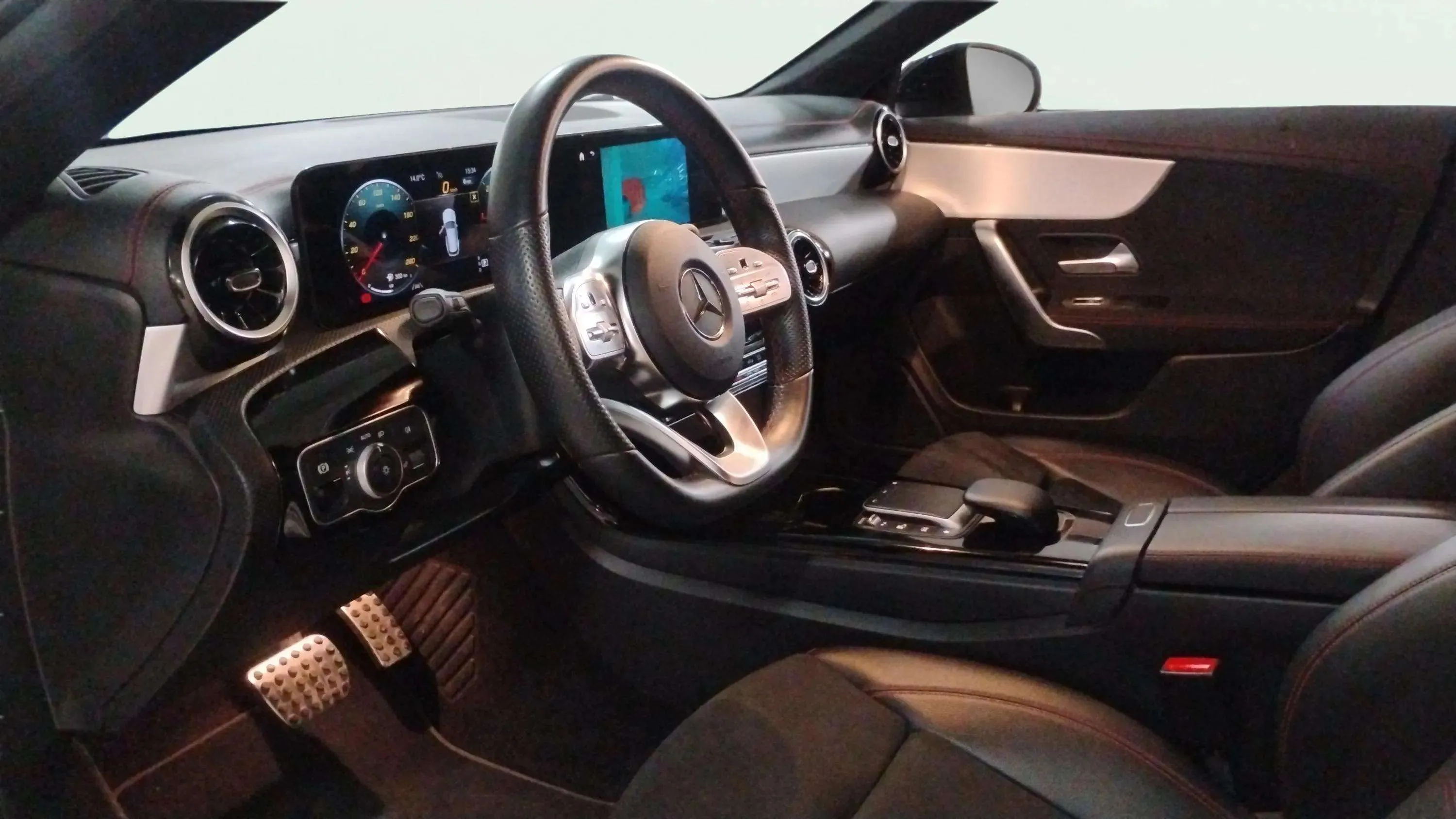 Mercedes-Benz CLA 180 D DCT Shooting Brake - foto 9