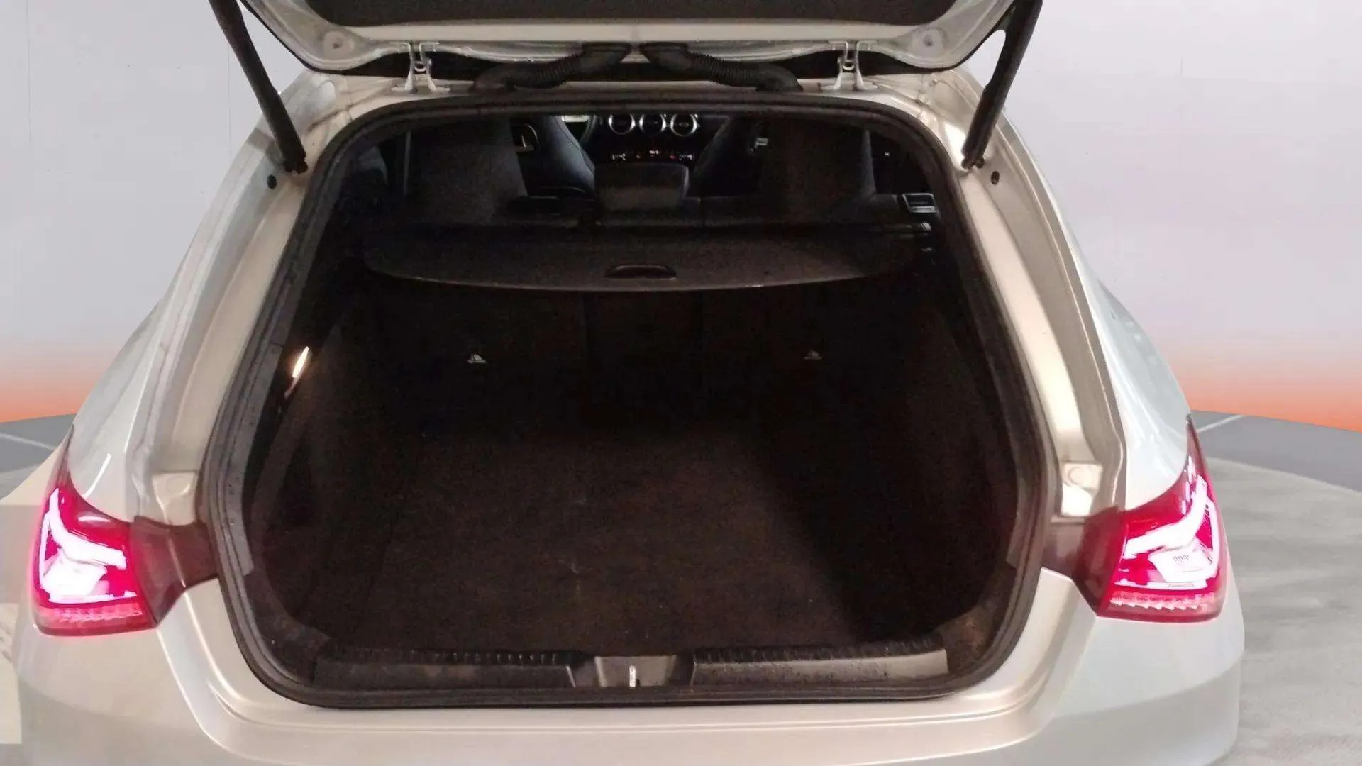 Mercedes-Benz CLA 180 D DCT Shooting Brake - foto 24