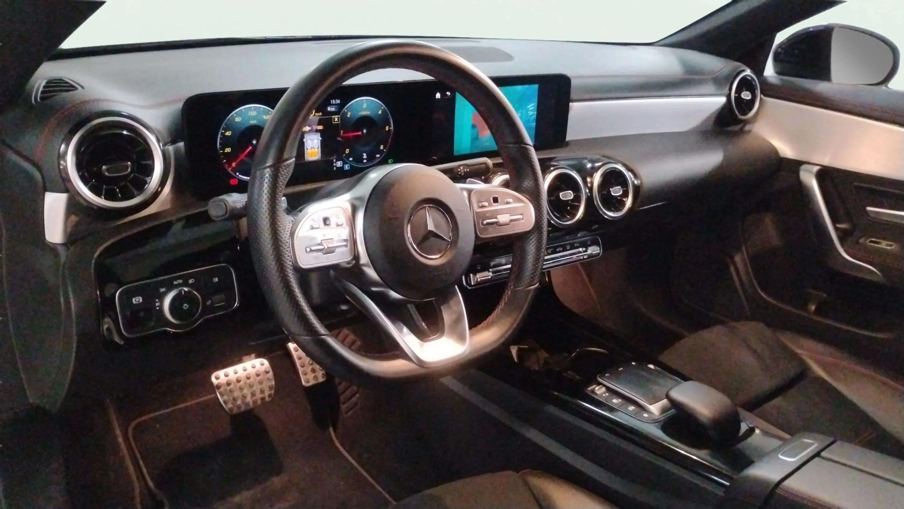 Mercedes-Benz CLA 180 D DCT Shooting Brake - foto 8