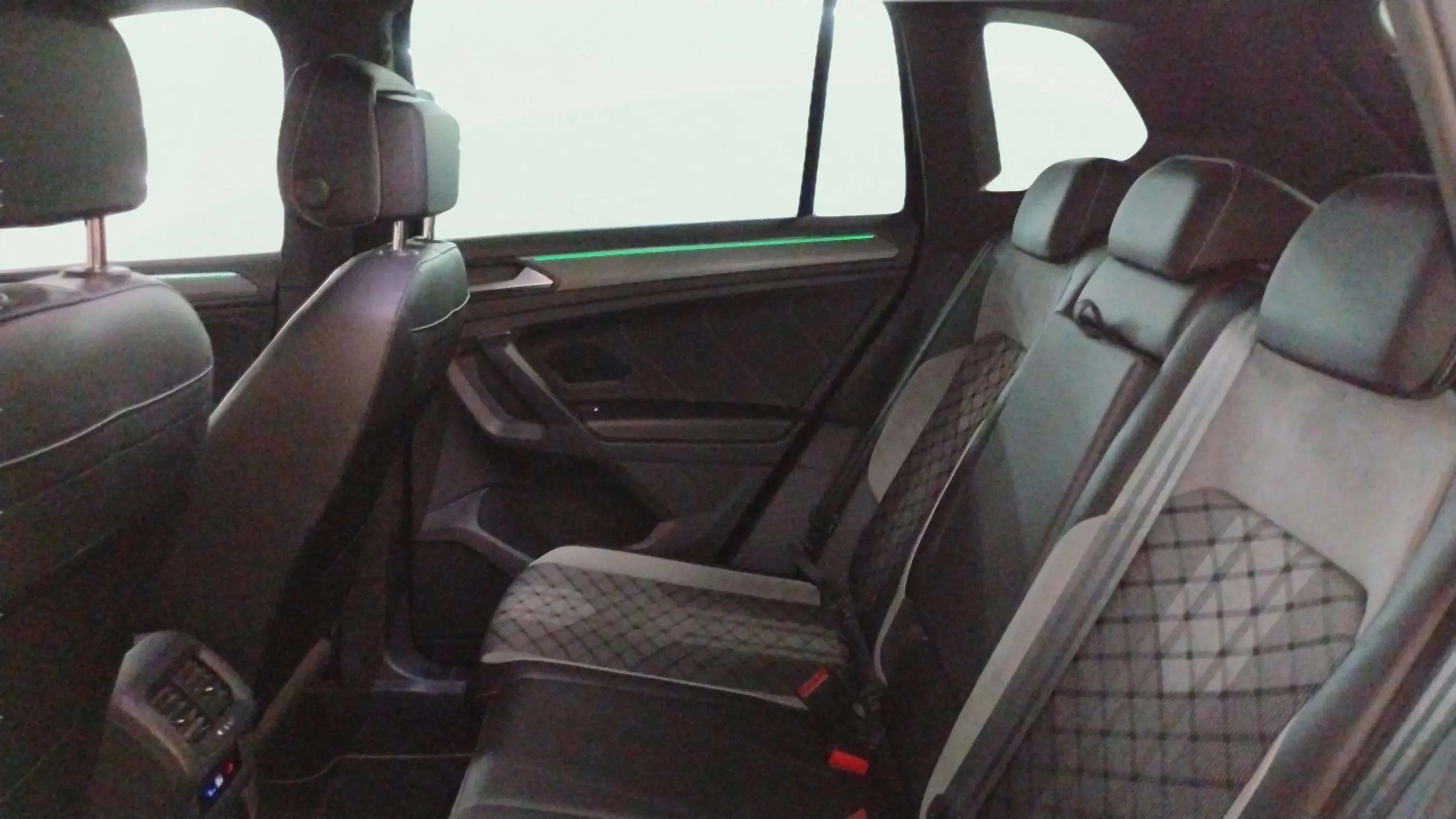 Volkswagen Tiguan R-Line 1.4 TSI eHybrid DSG - foto 12