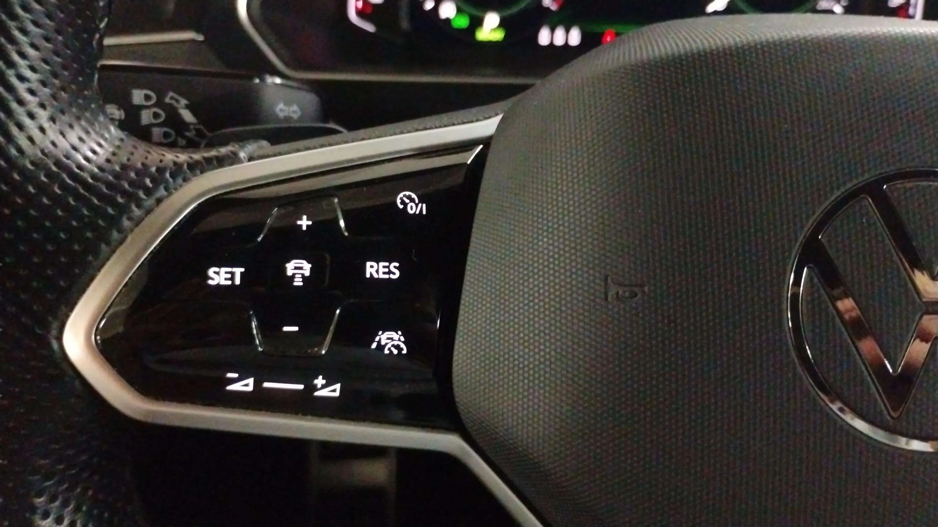 Volkswagen Tiguan R-Line 1.4 TSI eHybrid DSG - foto 21
