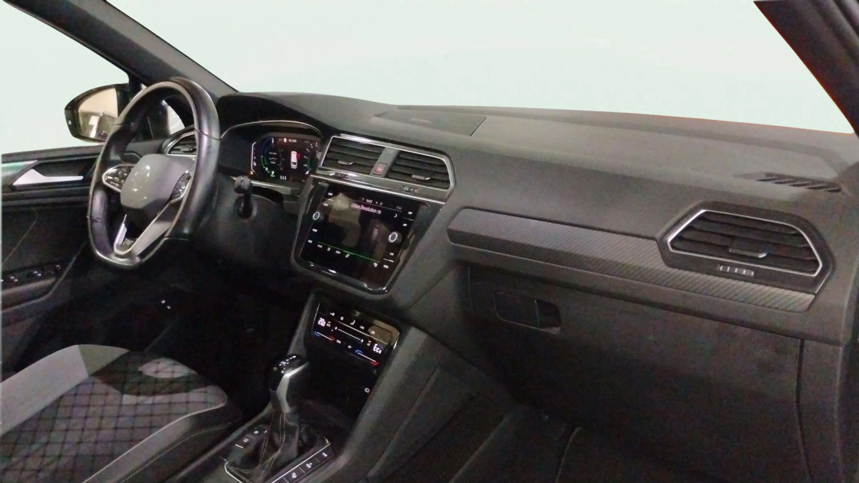 Volkswagen Tiguan R-Line 1.4 TSI eHybrid DSG - foto 8