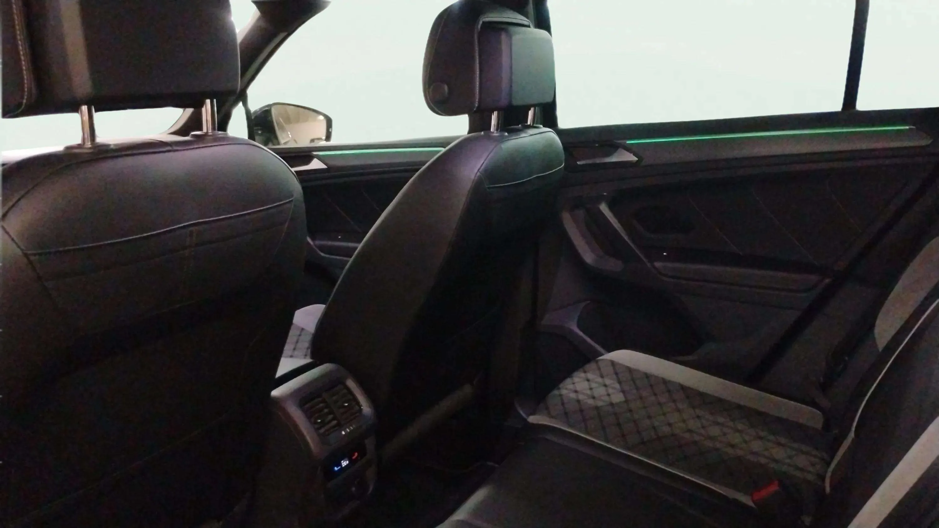 Volkswagen Tiguan R-Line 1.4 TSI eHybrid DSG - foto 11