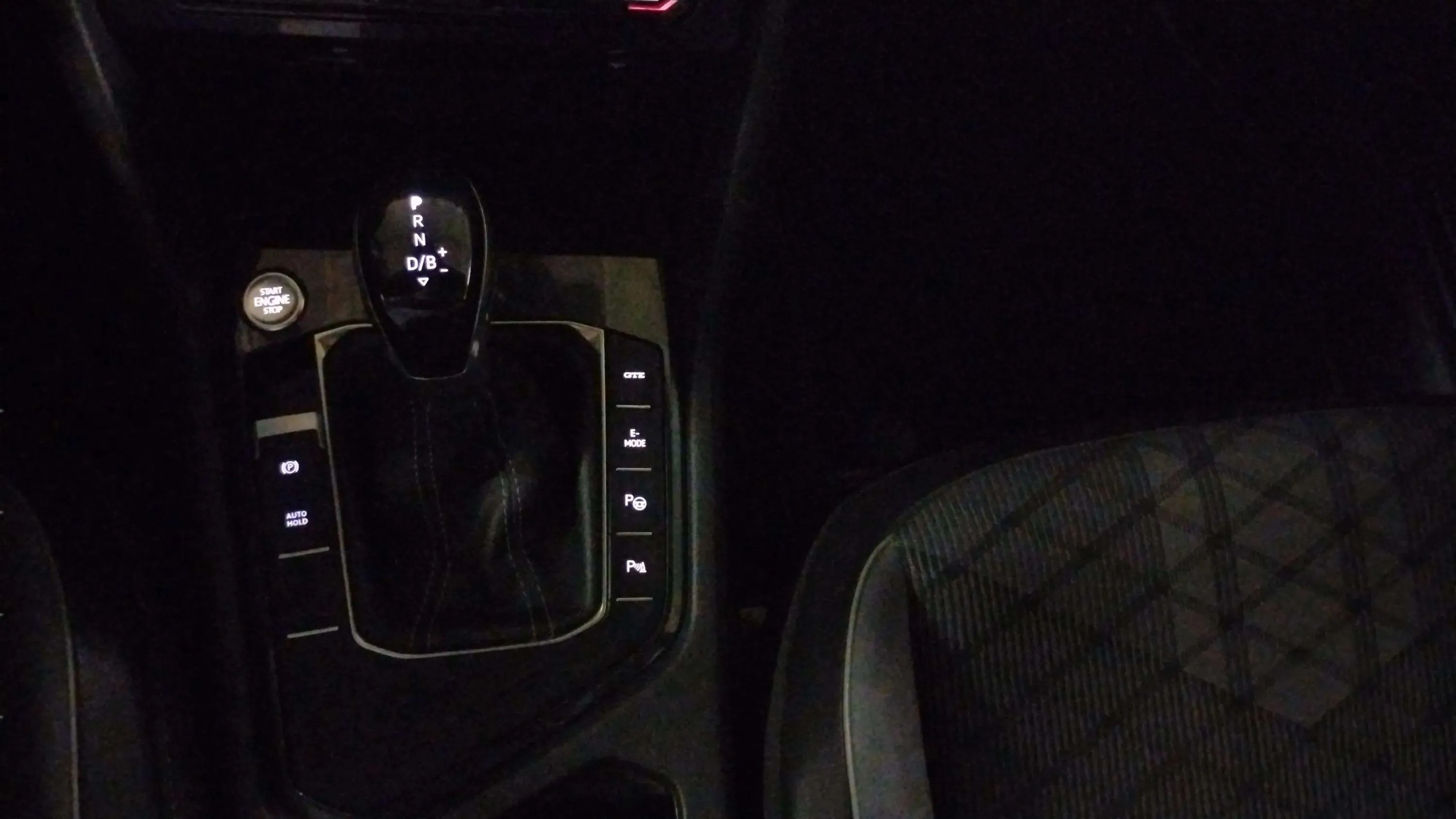 Volkswagen Tiguan R-Line 1.4 TSI eHybrid DSG - foto 27