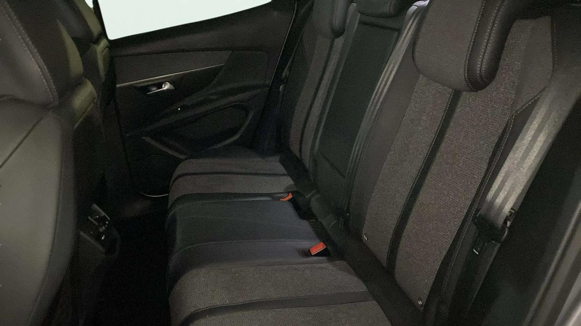 Peugeot 3008 1.2 PureTech Allure - foto 24