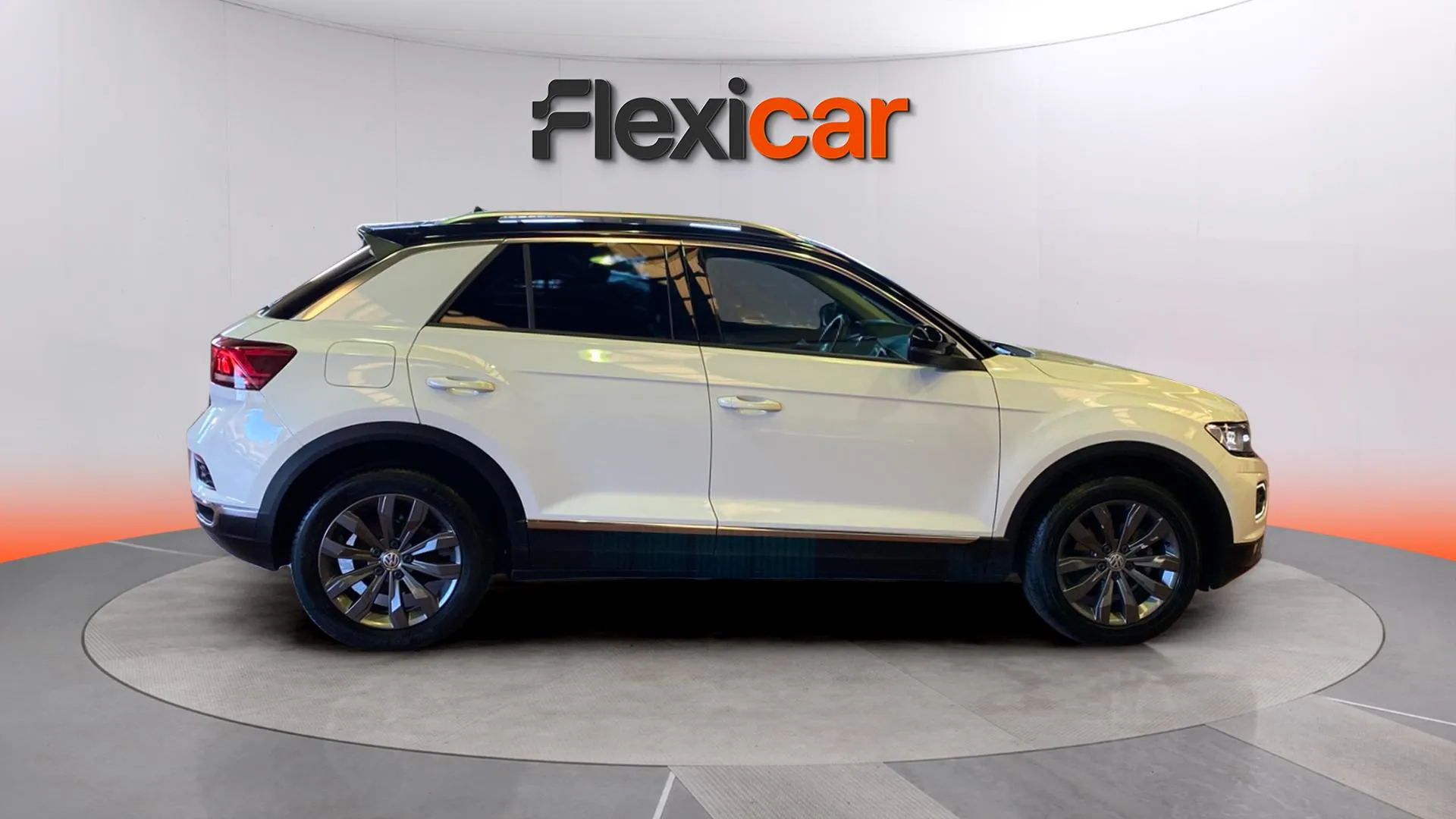 Volkswagen T-Roc Sport 1.5 TSI DSG - foto 9