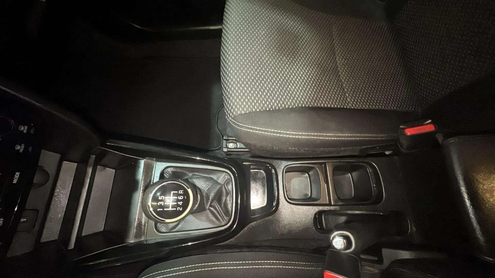 Suzuki Vitara 1.6 Ddis GL - foto 21