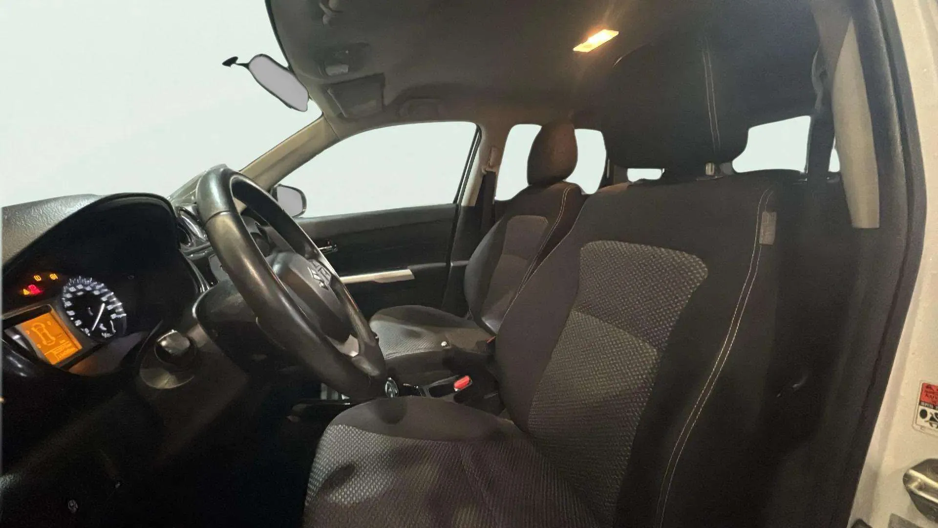 Suzuki Vitara 1.6 Ddis GL - foto 12