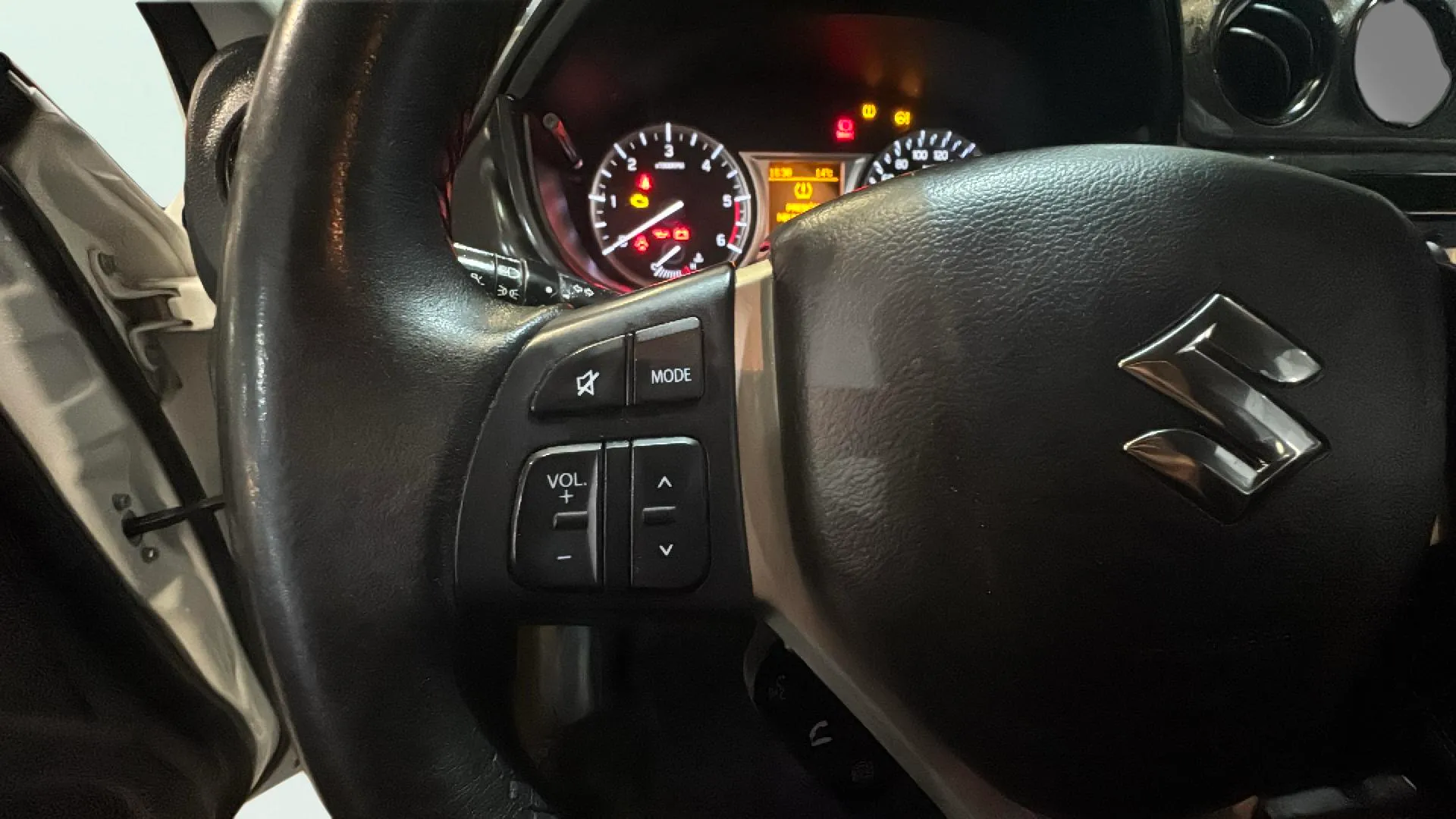 Suzuki Vitara 1.6 Ddis GL - foto 38