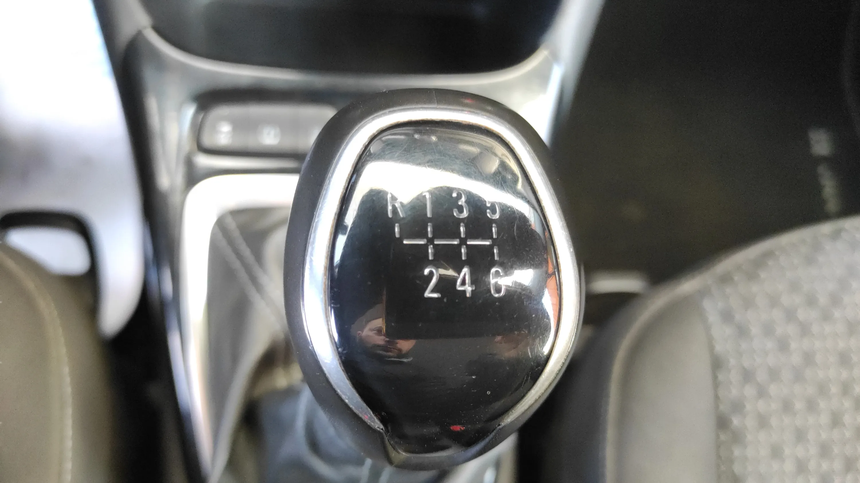 Opel Crossland 1.2 110 Design Line Start-Stop - foto 23