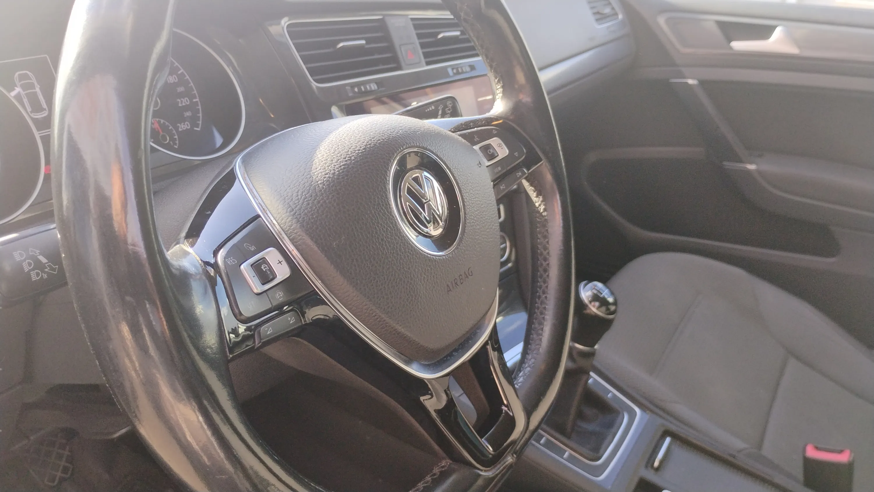 Volkswagen Golf Advance 1.0 TSI - foto 12