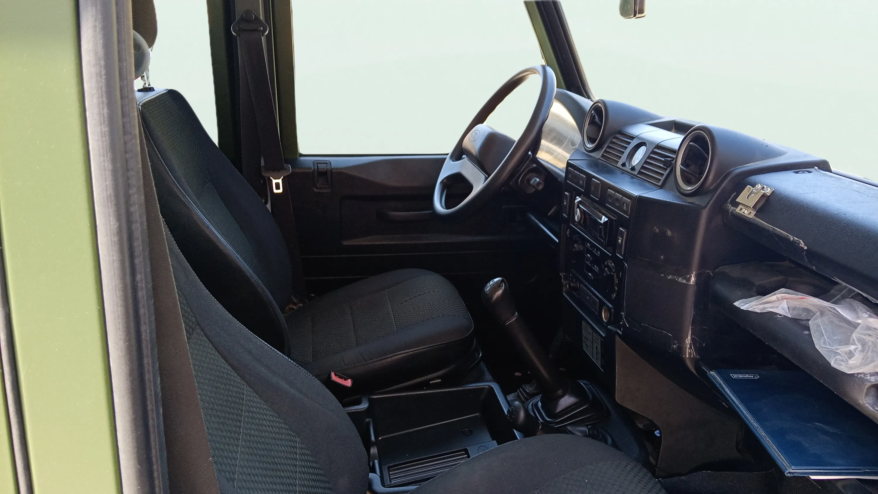 Land Rover Defender 110 SW E - foto 13
