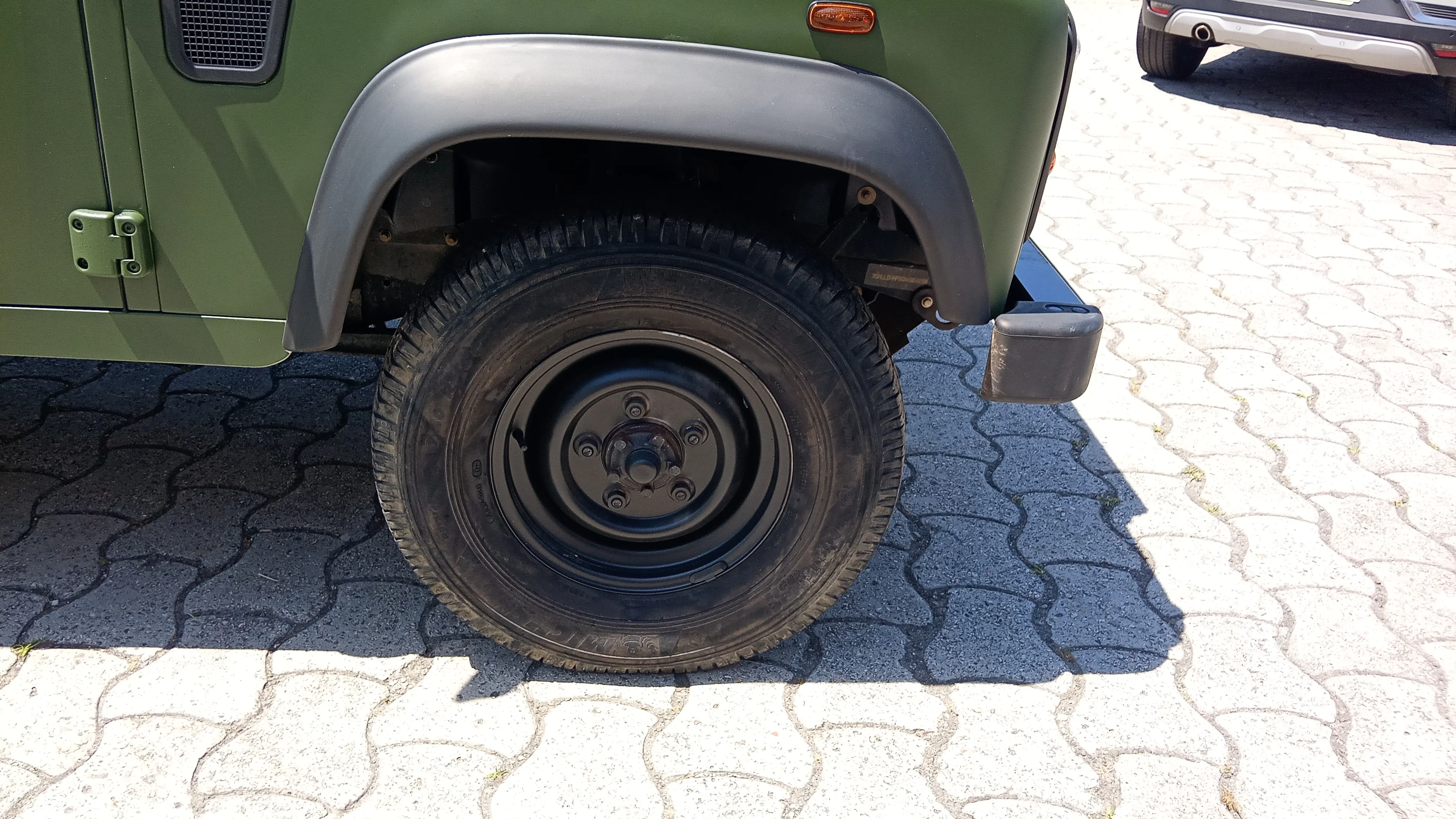 Land Rover Defender 110 SW E - foto 14