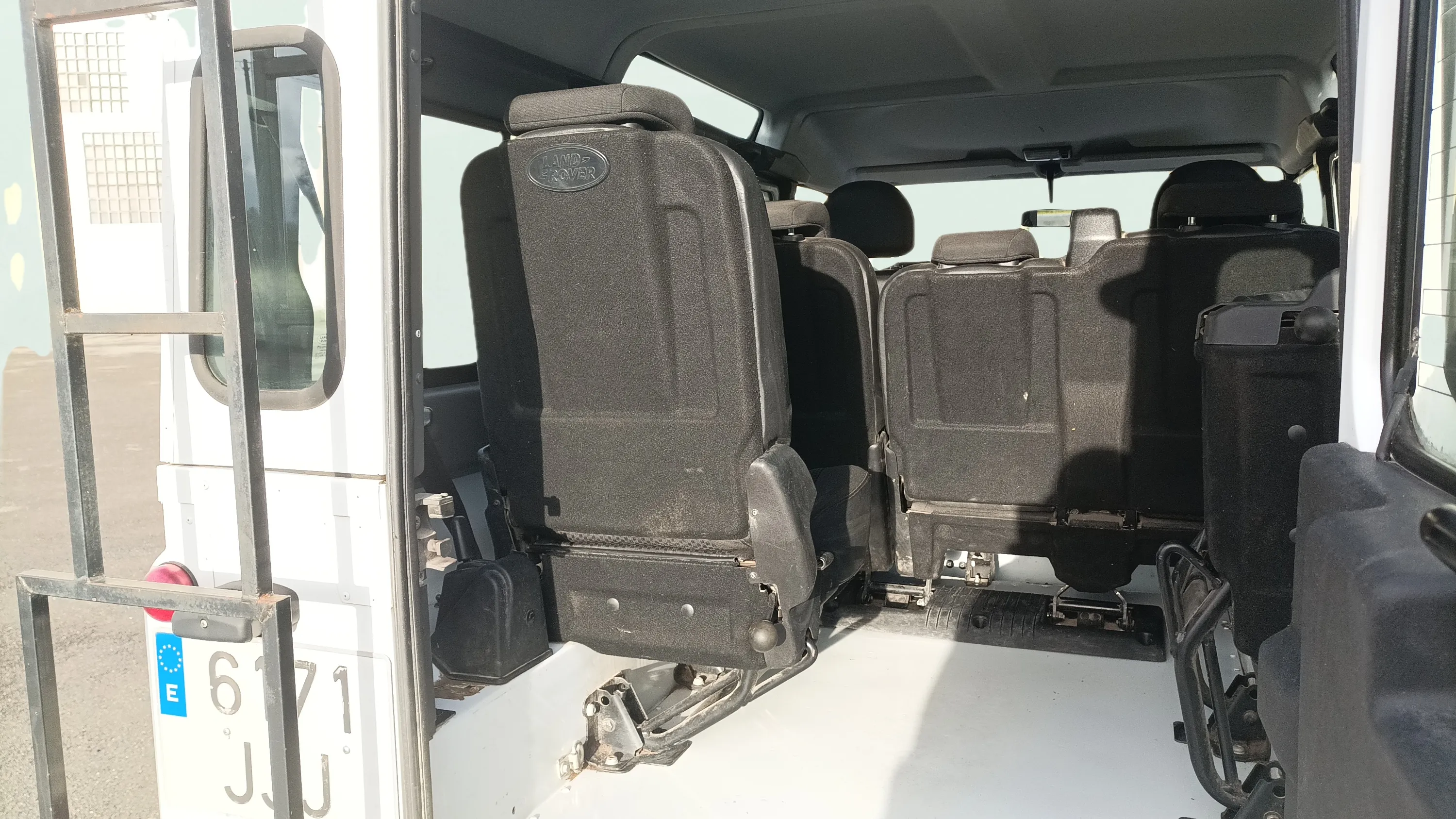Land Rover Defender 110 SW E - foto 22