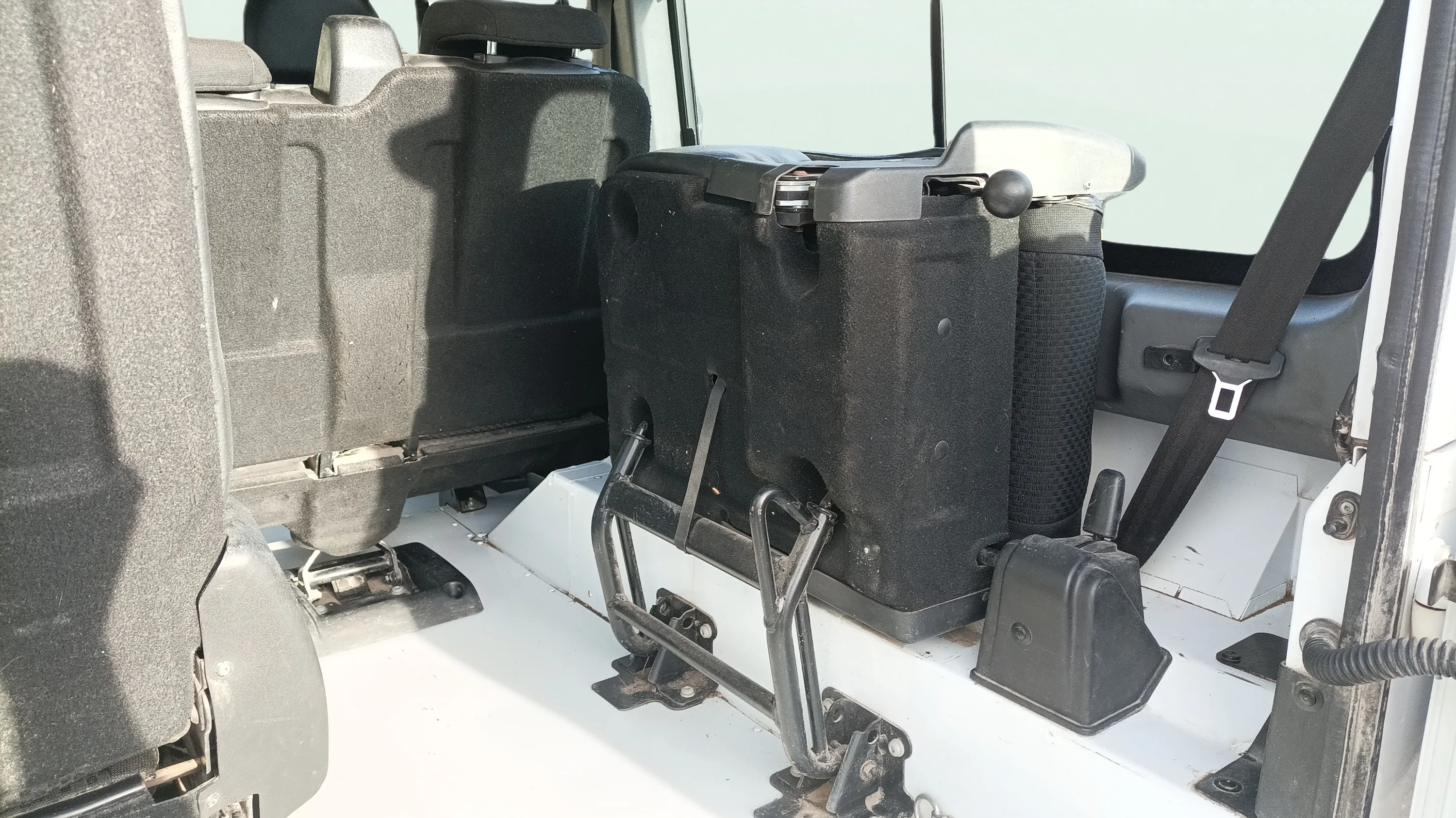 Land Rover Defender 110 SW E - foto 24