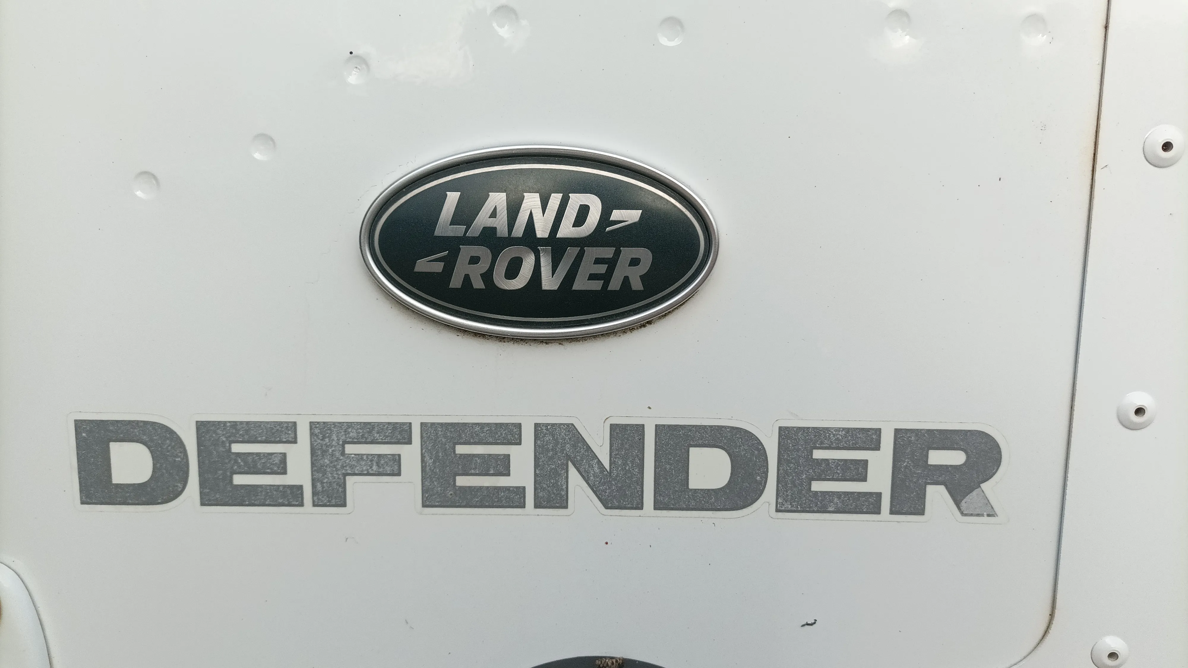 Land Rover Defender 110 SW E - foto 27