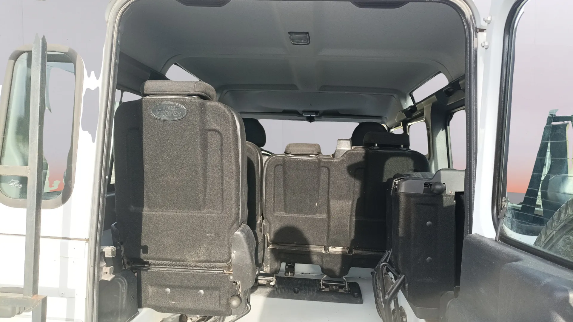 Land Rover Defender 110 SW E - foto 21