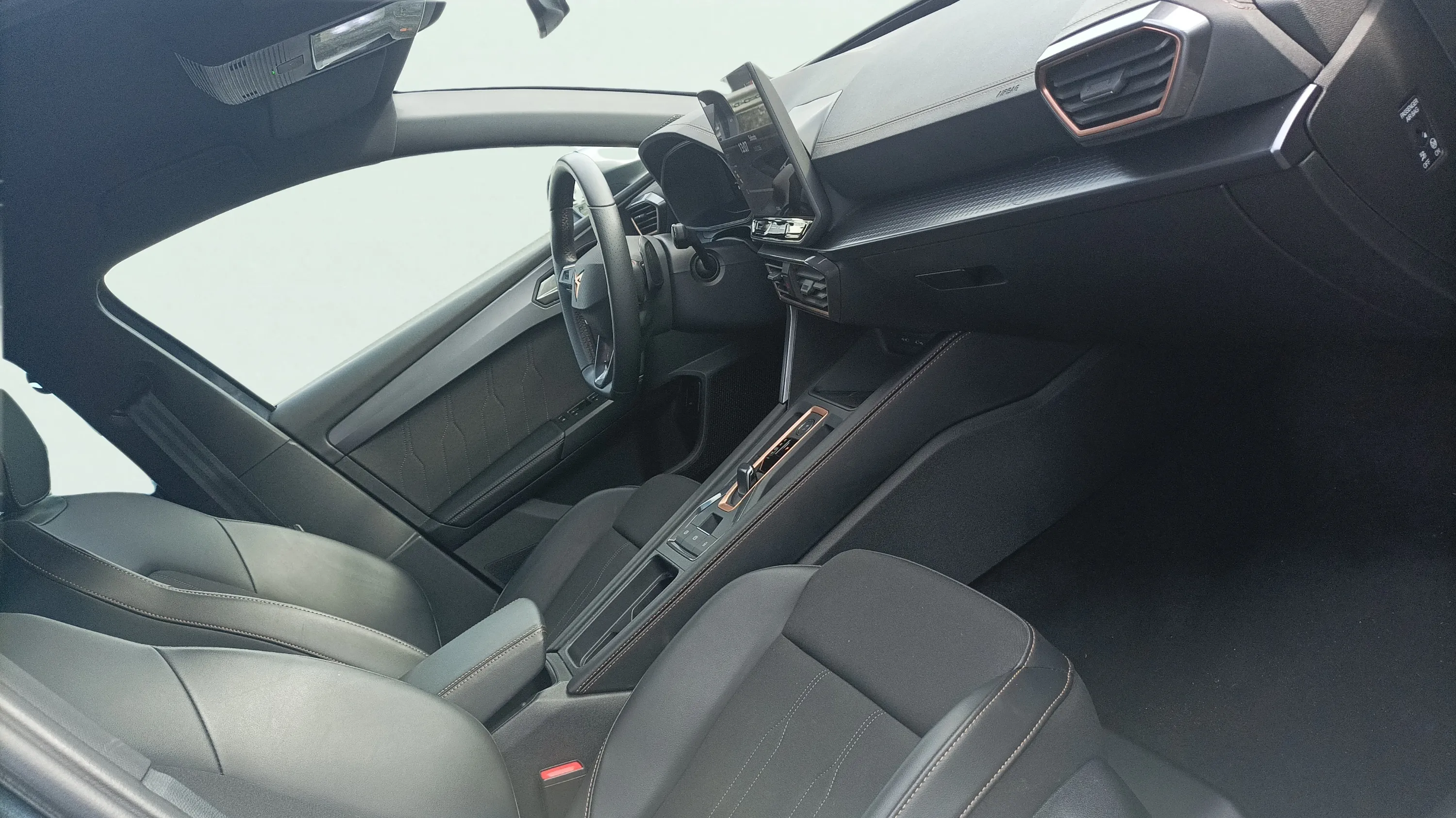 Cupra León SP 1.5 eTSI DSG - foto 19