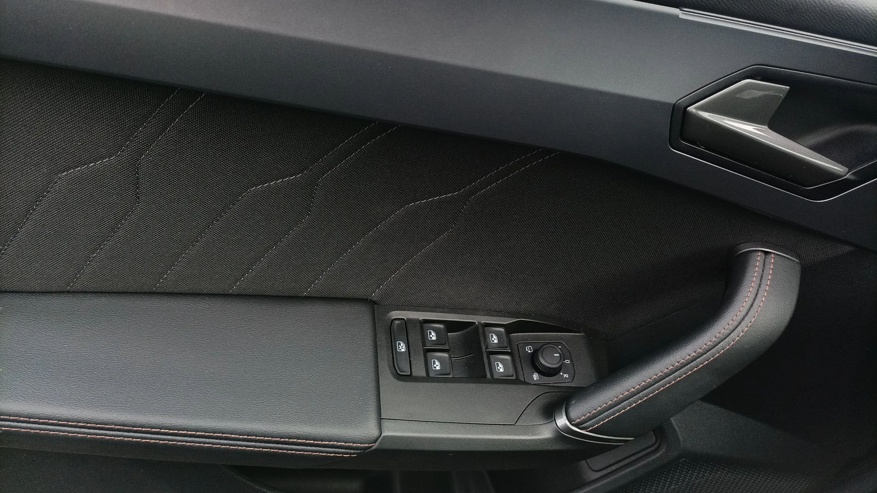 Cupra León SP 1.5 eTSI DSG - foto 18