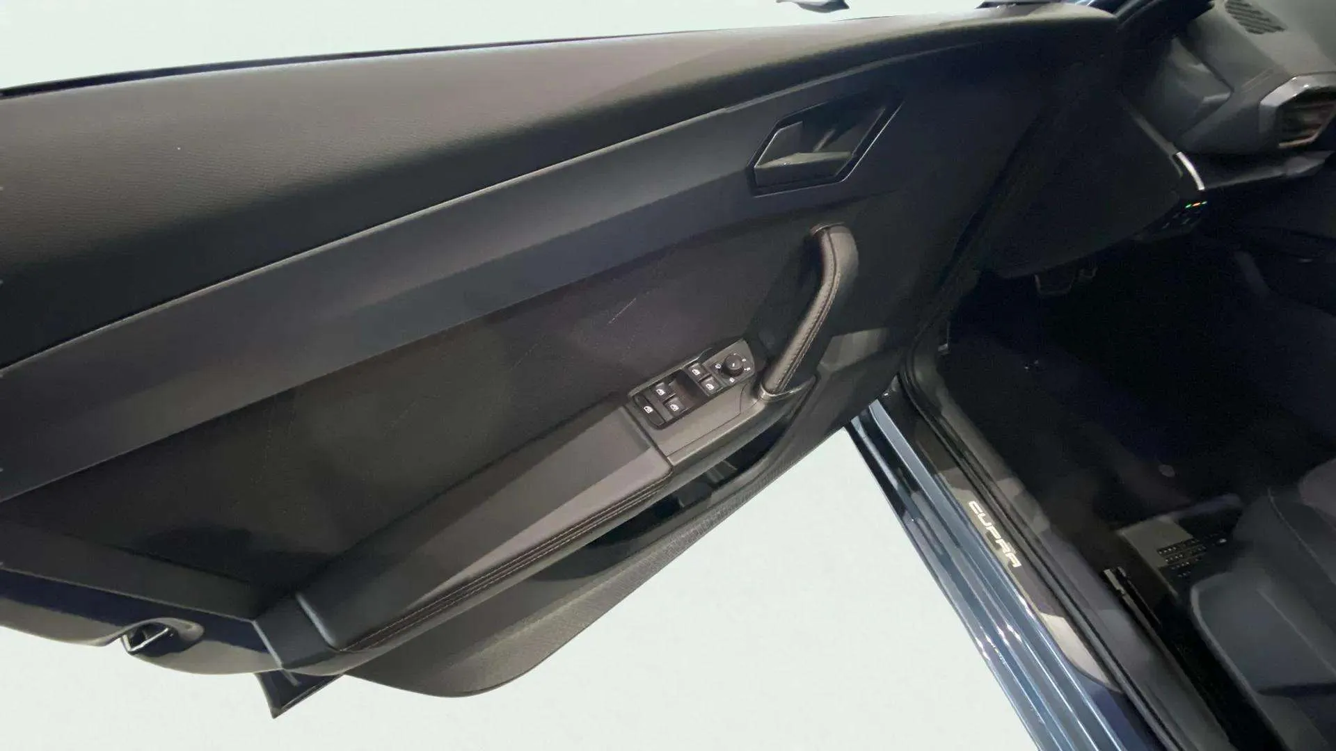 Cupra León SP 1.5 eTSI DSG - foto 21