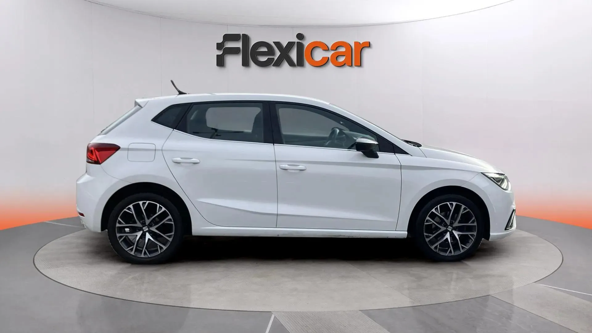 SEAT Ibiza 1.0 TSI DSG Xcellence - foto 10
