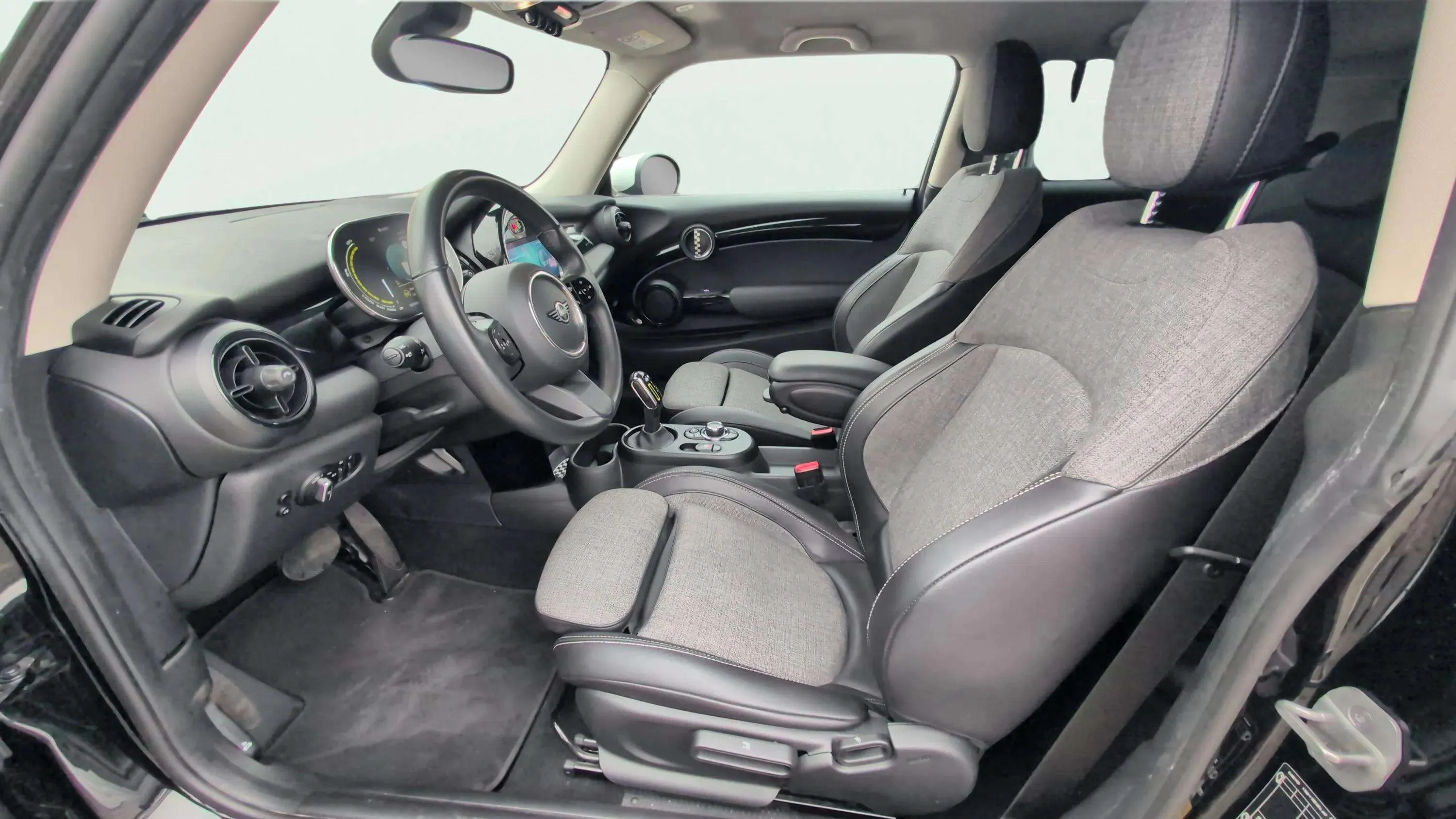 MINI Cooper SE - foto 22