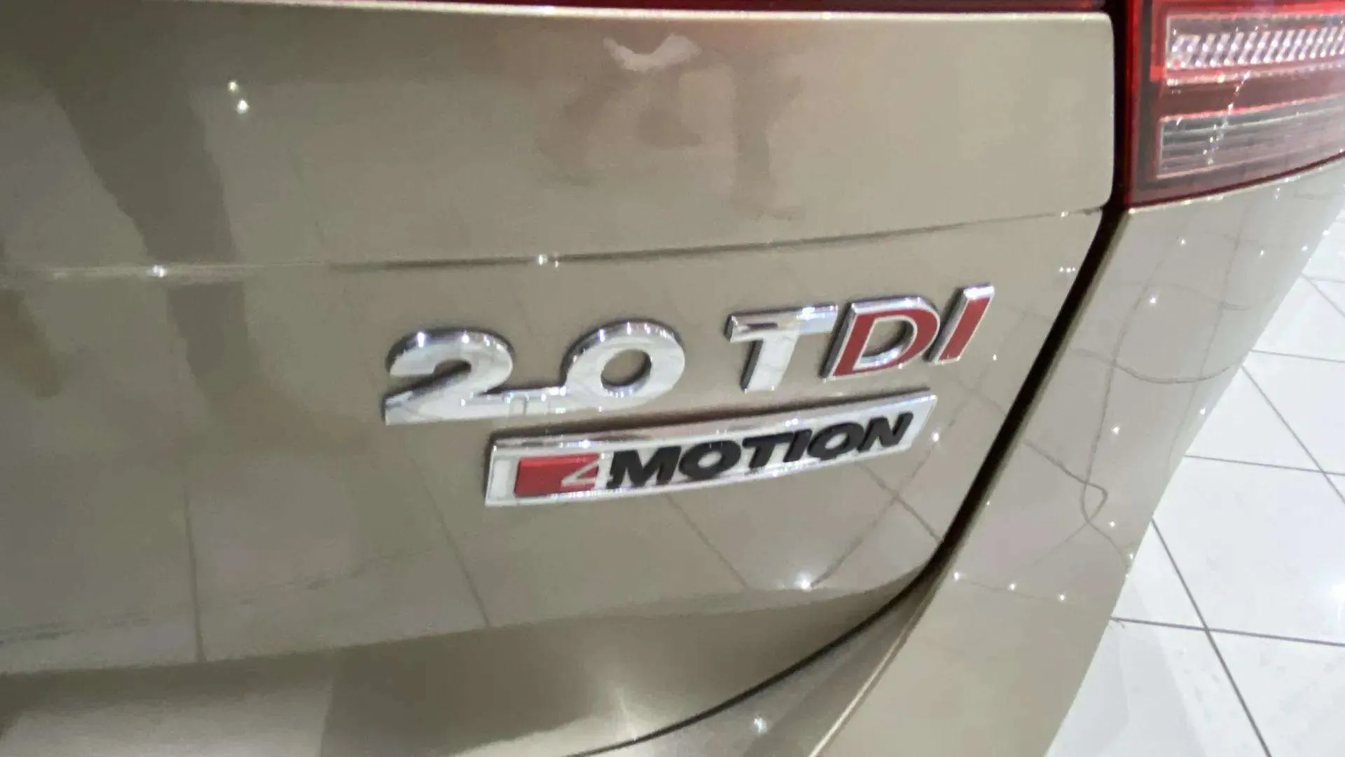 Volkswagen Tiguan Advance 2.0 TDI BMT DSG 4M - foto 27