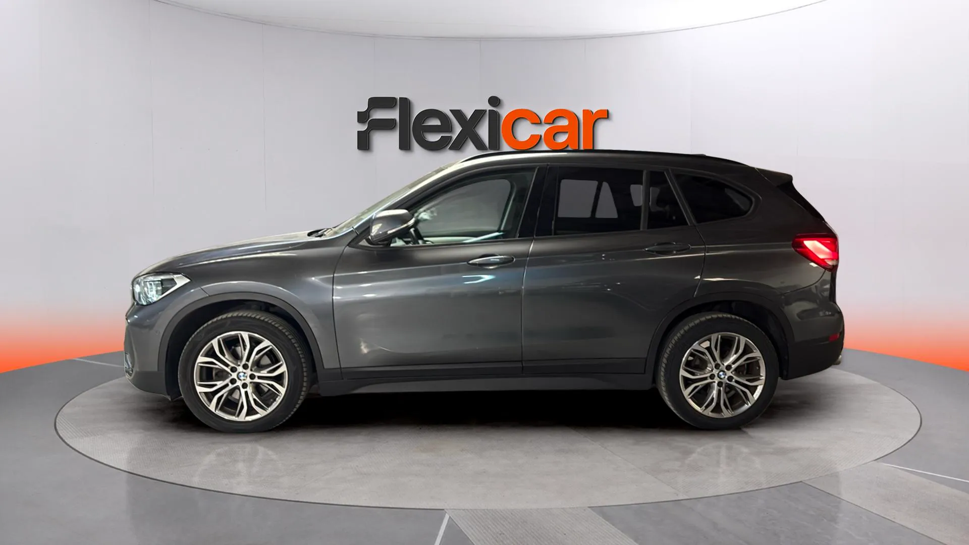 BMW X1 sDrive18i - foto 5
