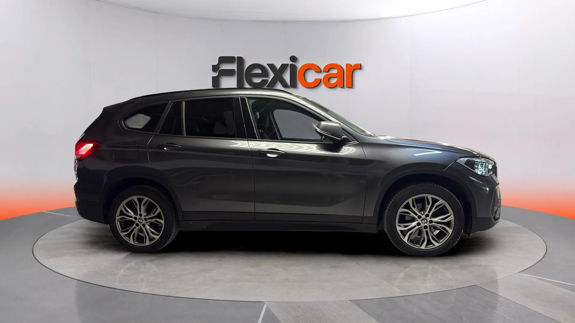 BMW X1 sDrive18i - foto 3