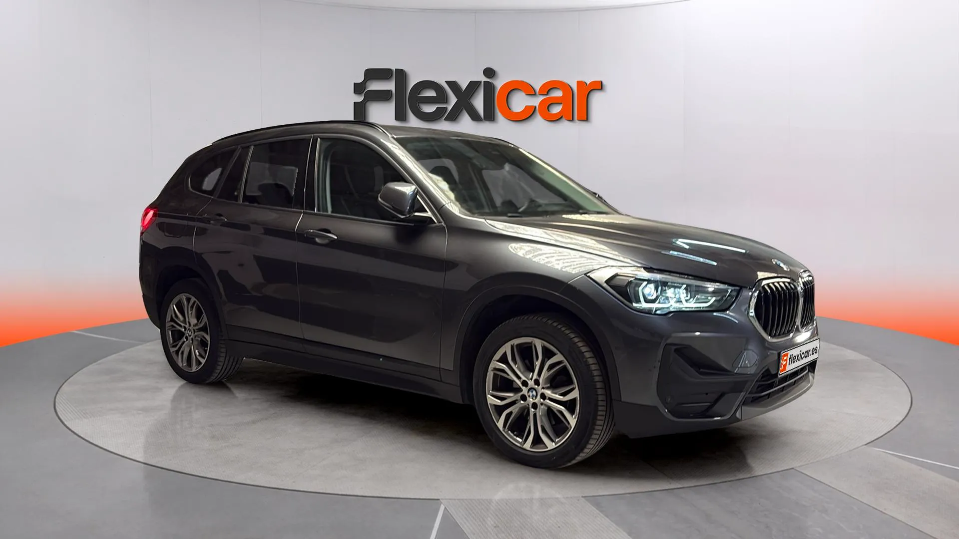 BMW X1 sDrive18i - foto 1