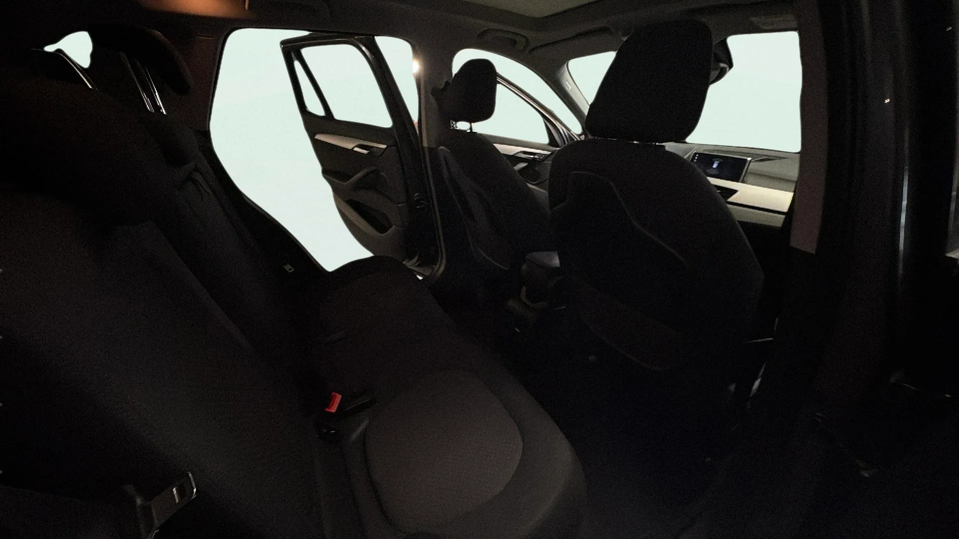 BMW X1 sDrive18i - foto 9