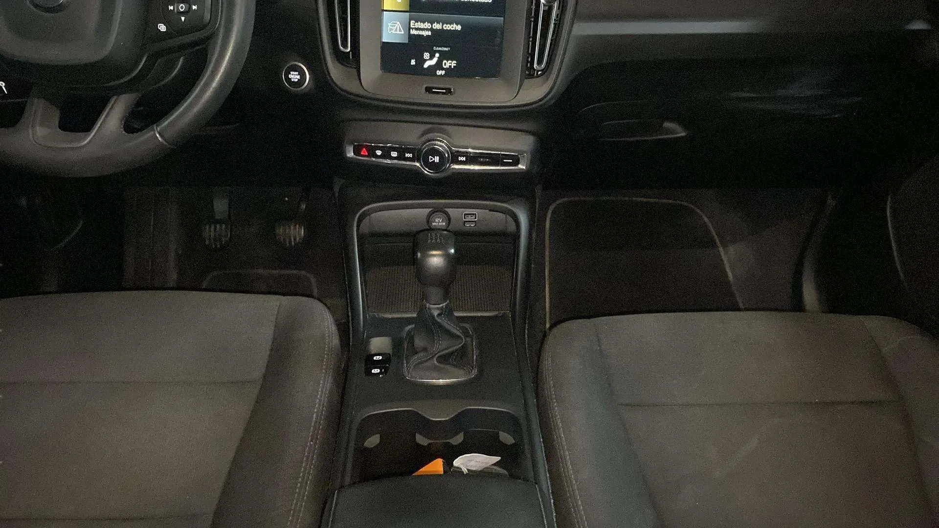Volvo XC40 1.5 T2 Momentum - foto 10